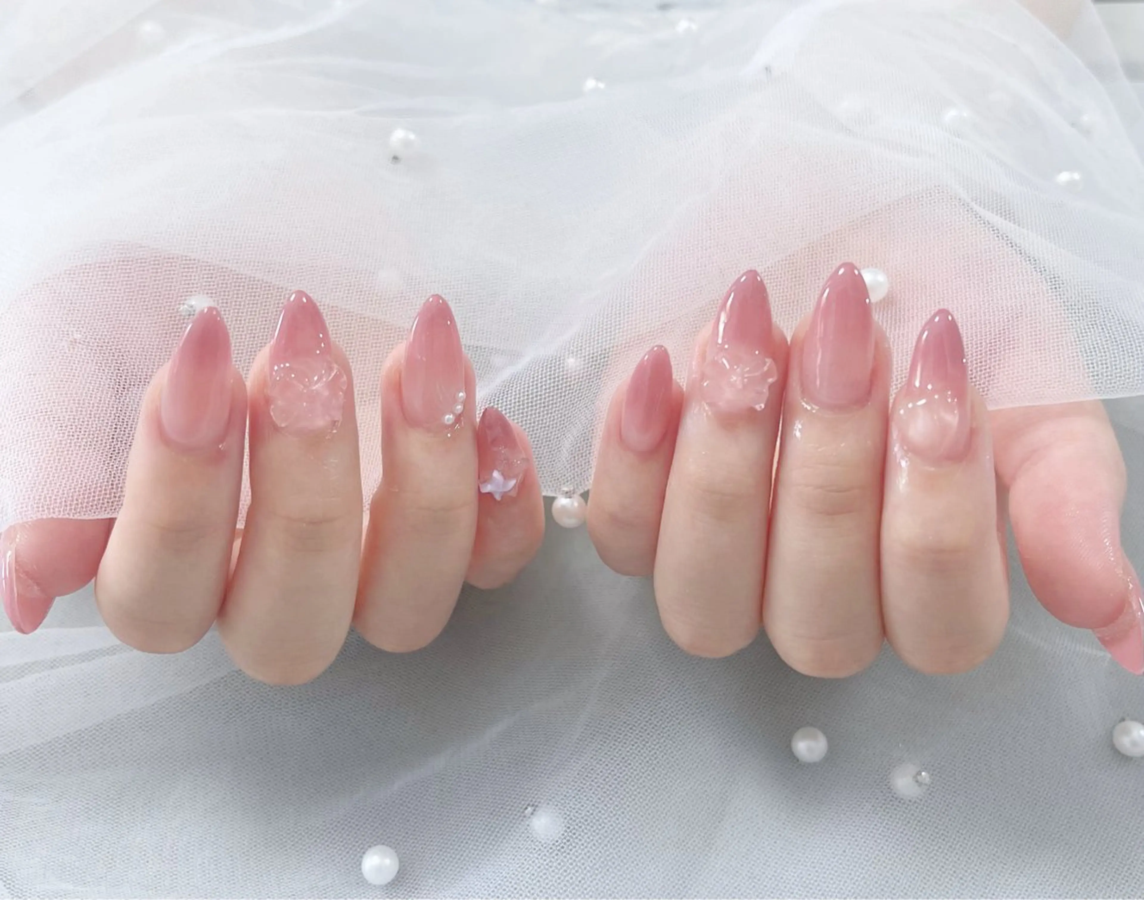 ネイル オーロラネイル クリアネイル フラッシュネイル ジェルネイル グラデーション ハンドネイル Amee Nail Salonのネイルデザイン