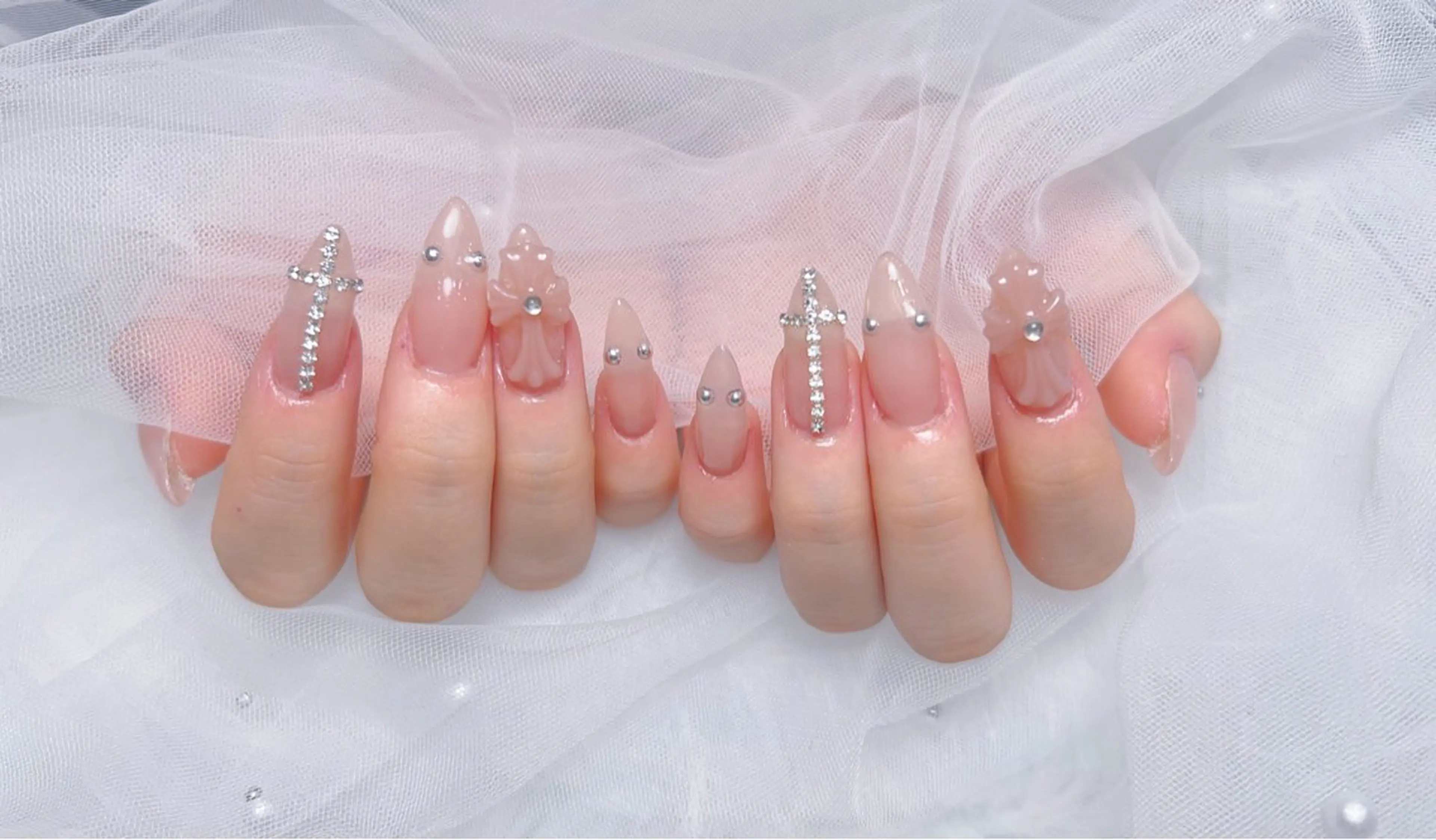 ネイル アートネイル オーロラネイル チークネイル 長さ出し フットネイル Miya _nailのネイルデザイン