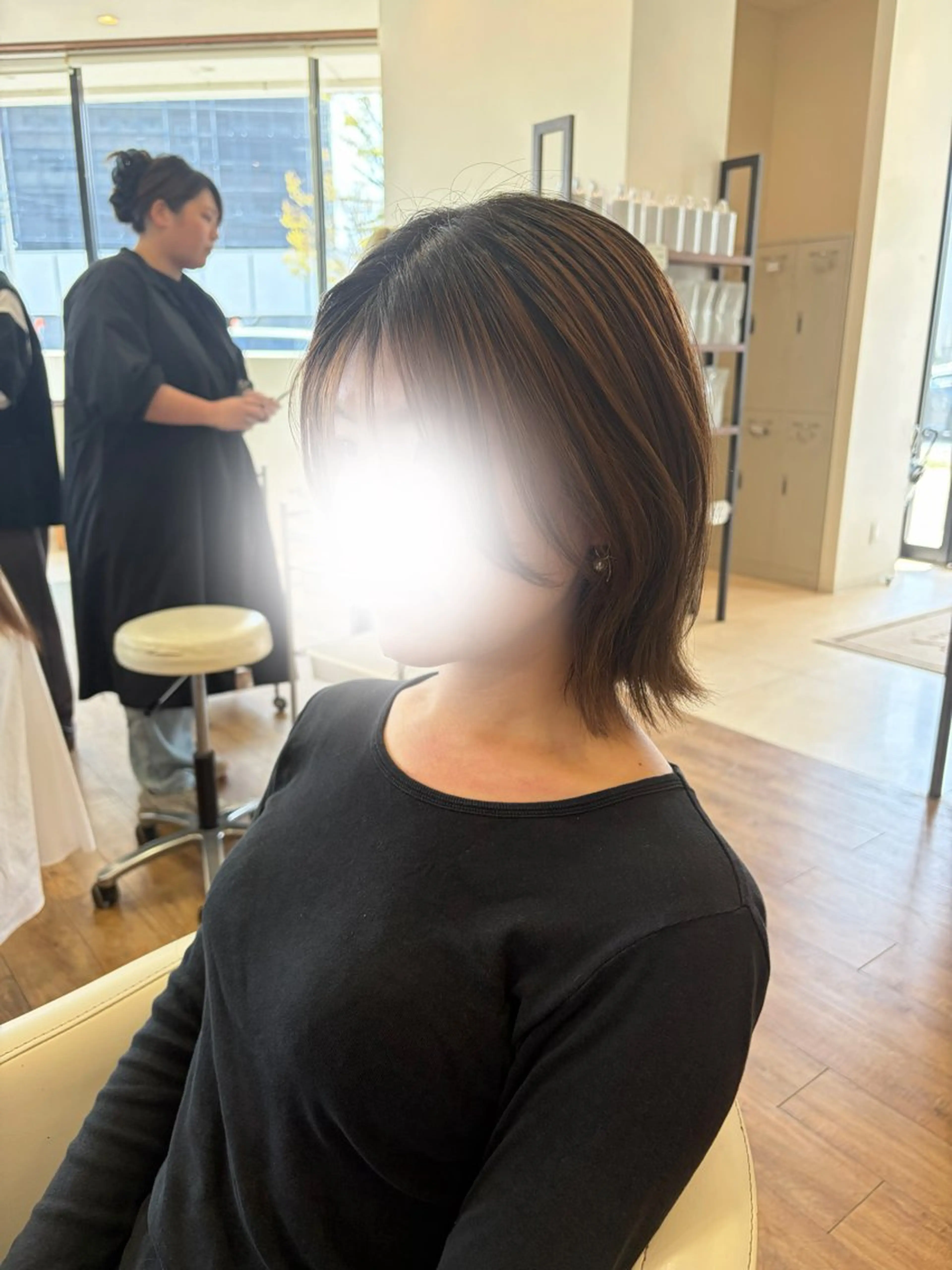 ミディアム カット 水木 里咲のヘアスタイル