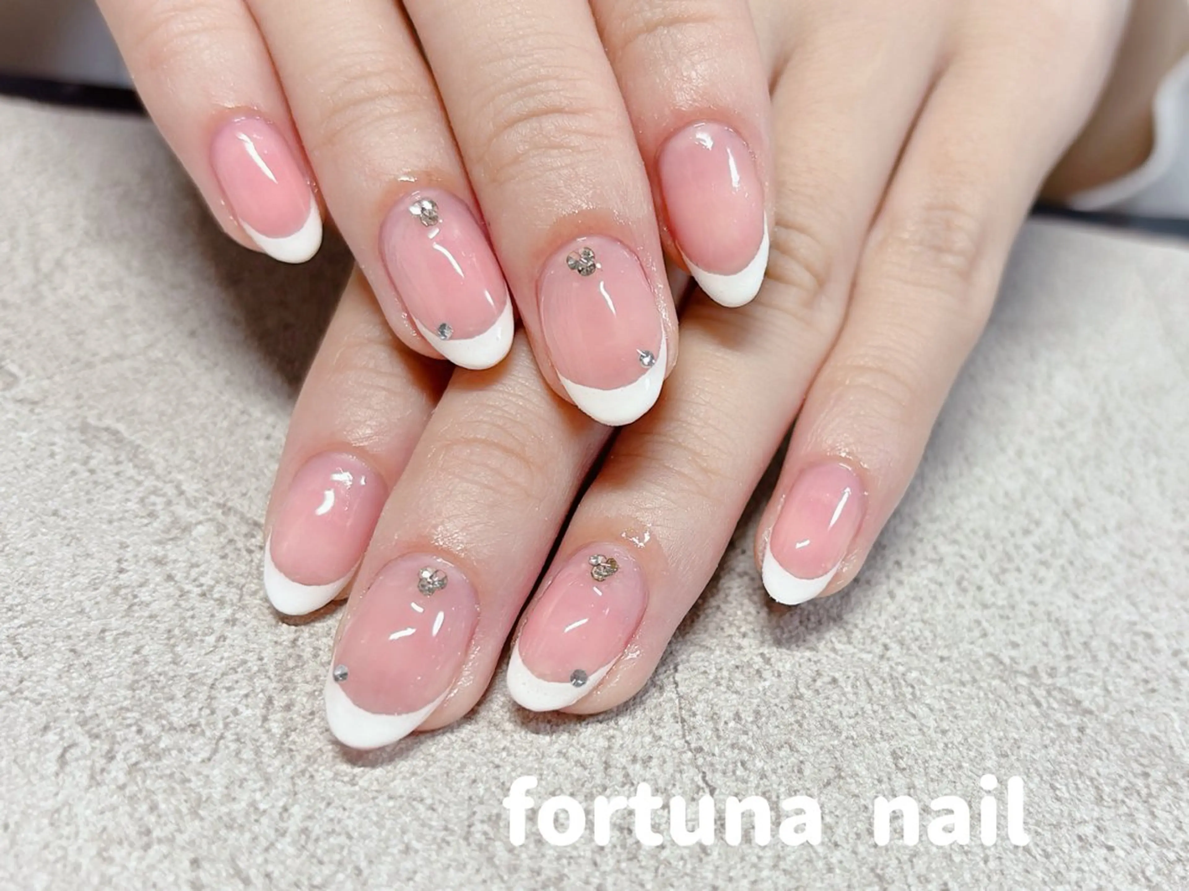 ネイル ハンドネイル ハンドケア Nail •Head スパFortunaのネイルデザイン