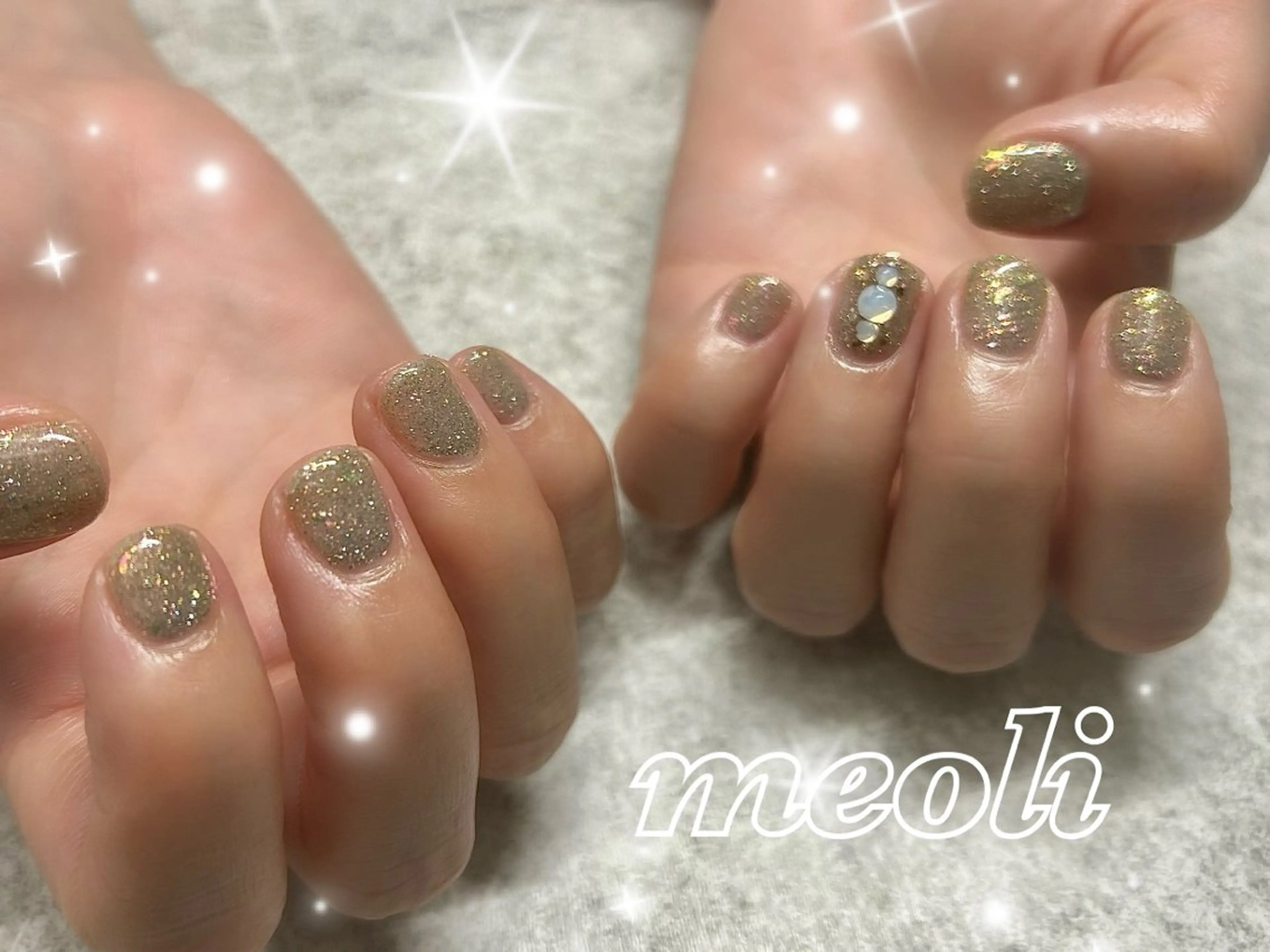 ネイル フラッシュネイル グリーン キラキラネイル ラメ(グリッター) ワンカラーネイル ハンドネイル nail salon meoli　アヤのネイルデザイン