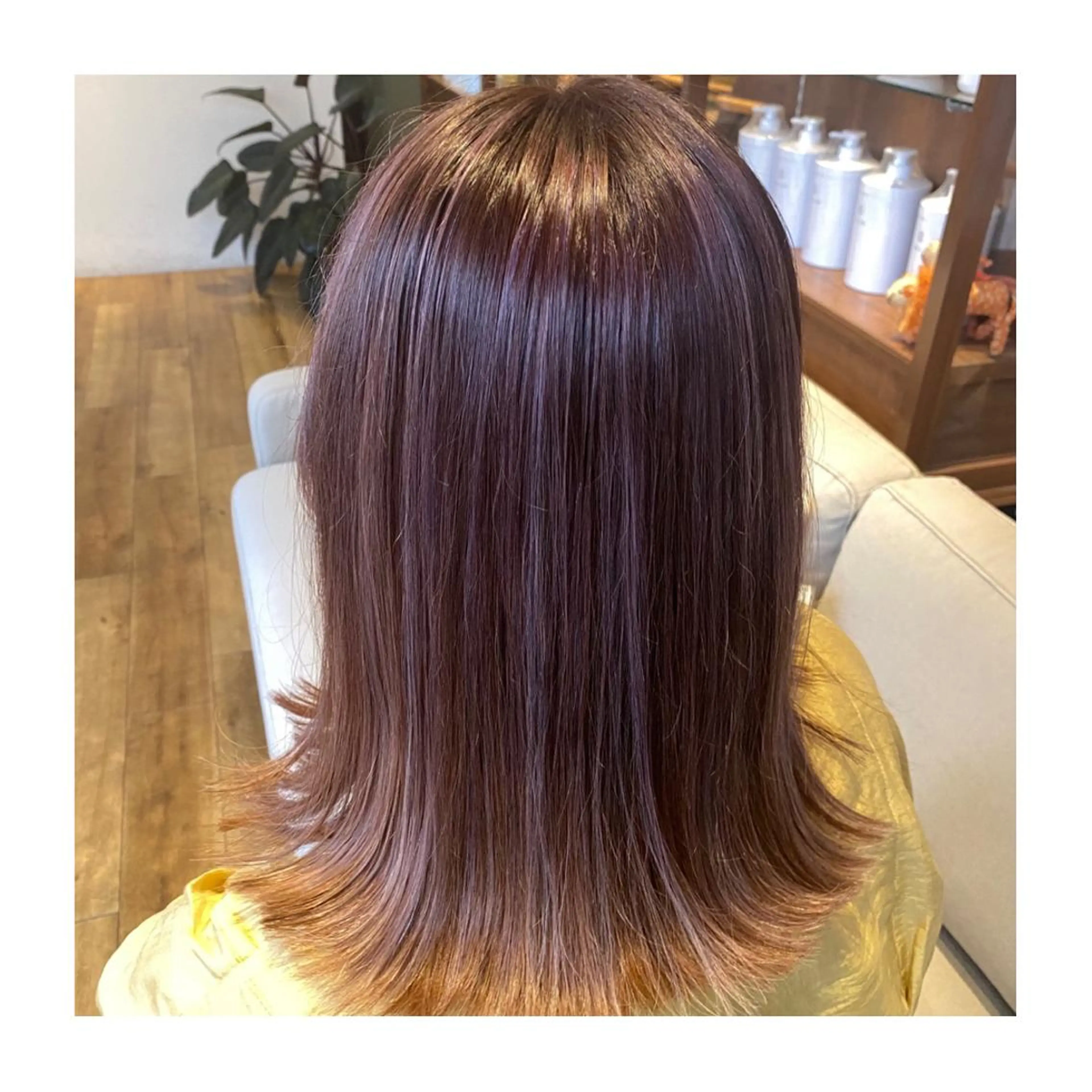 ミディアム カラー ハイライトカラー ピンクカラー ハイライト 小國 綾かのヘアスタイル