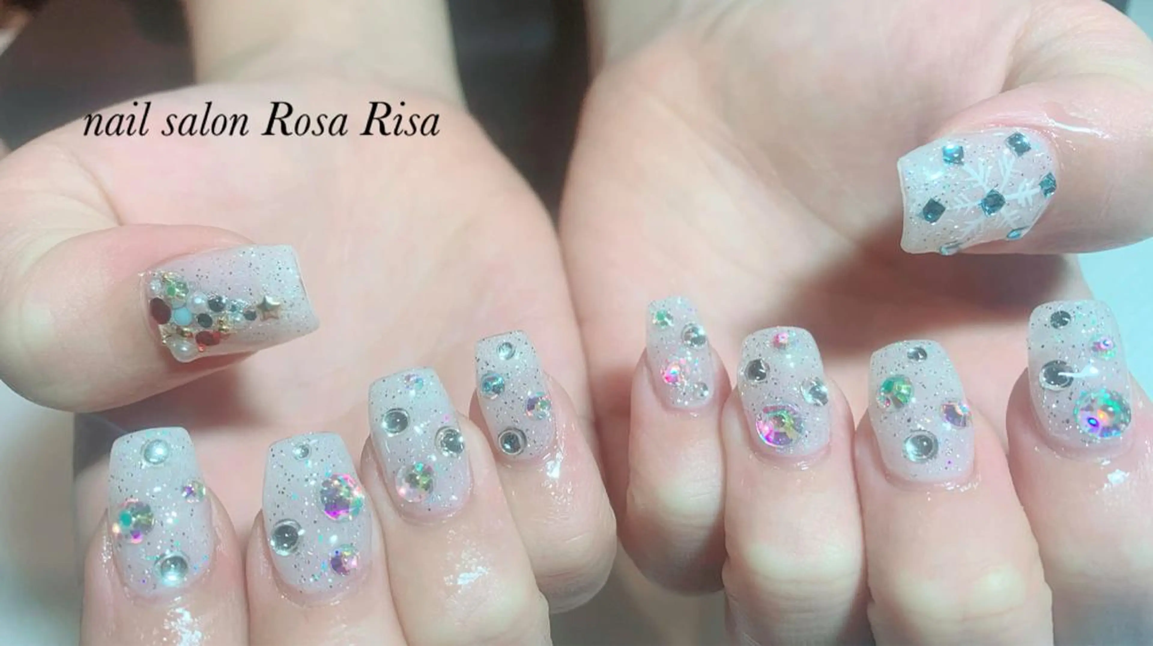 セミロング ネイル クリスマス 冬ネイル クリスマス ネイルスタジオ シェイクユアハンズのネイルデザイン