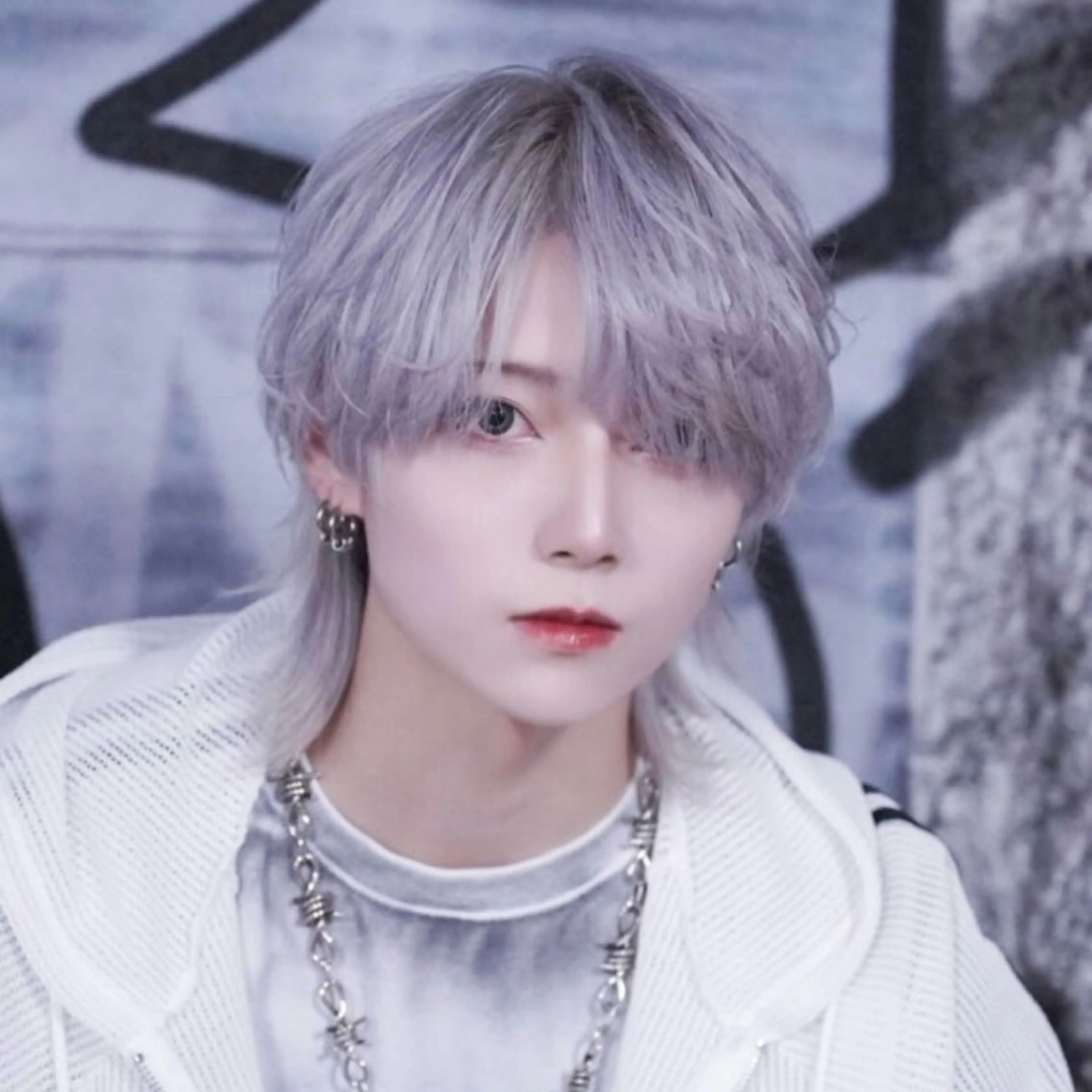 メンズ センターパート メンズ韓国風 マッシュ 刈り上げ 無料カットモデル ユナのヘアスタイル