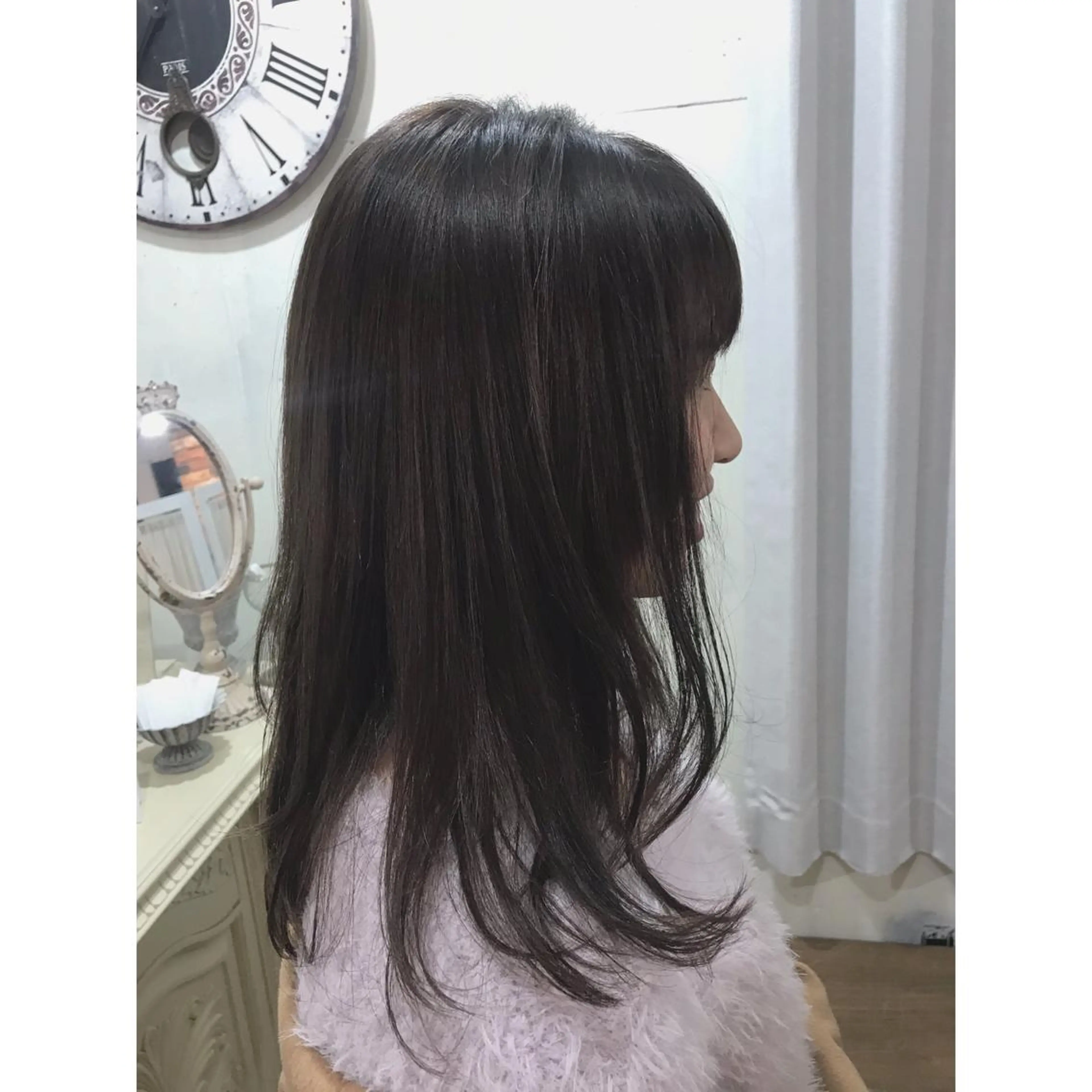 セミロング カラー 透明感カラー ハイトーンカラー マエダ　カズエ🫶 coronahairのヘアスタイル