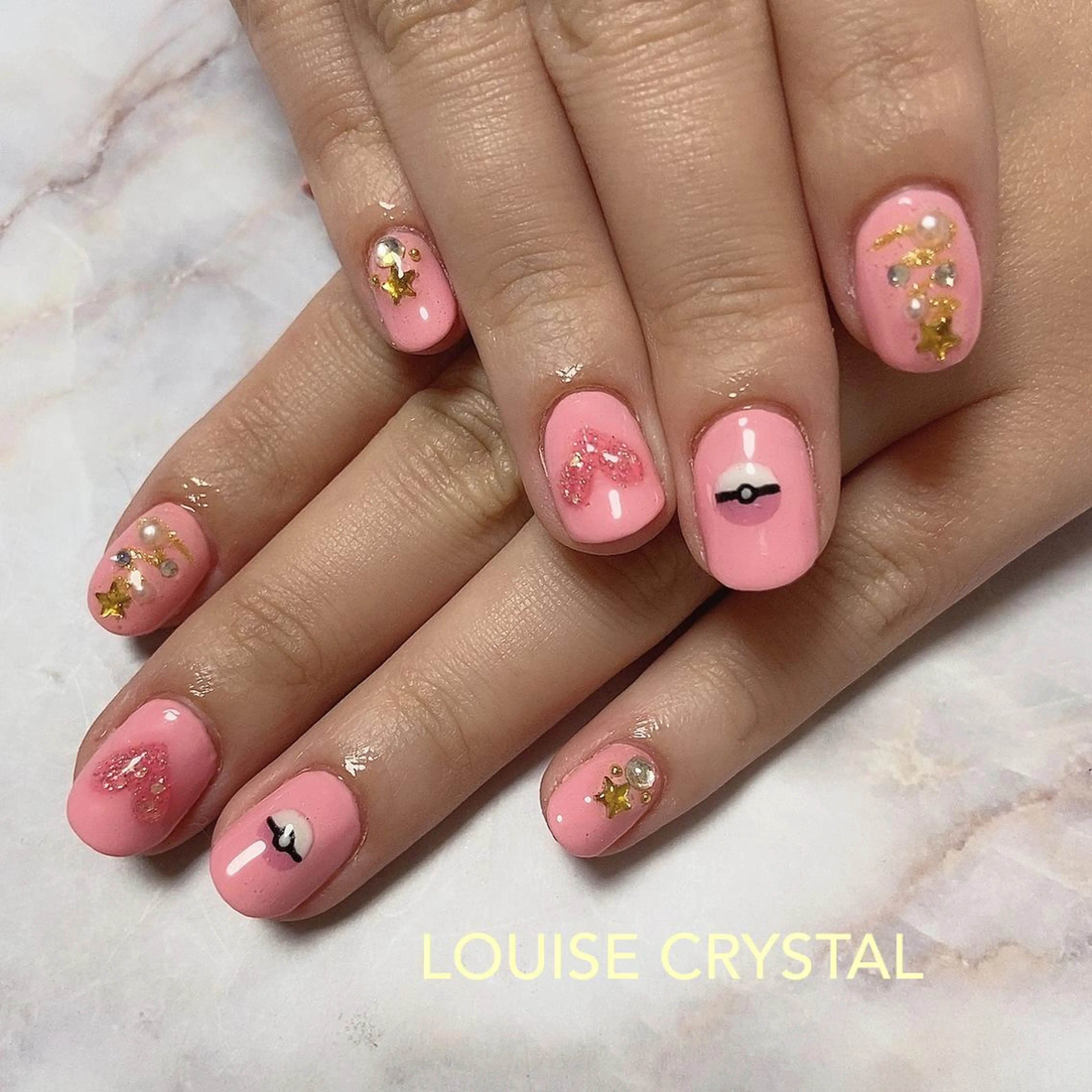 ネイル ハンドネイル LOUISE CRYSTALのネイルデザイン