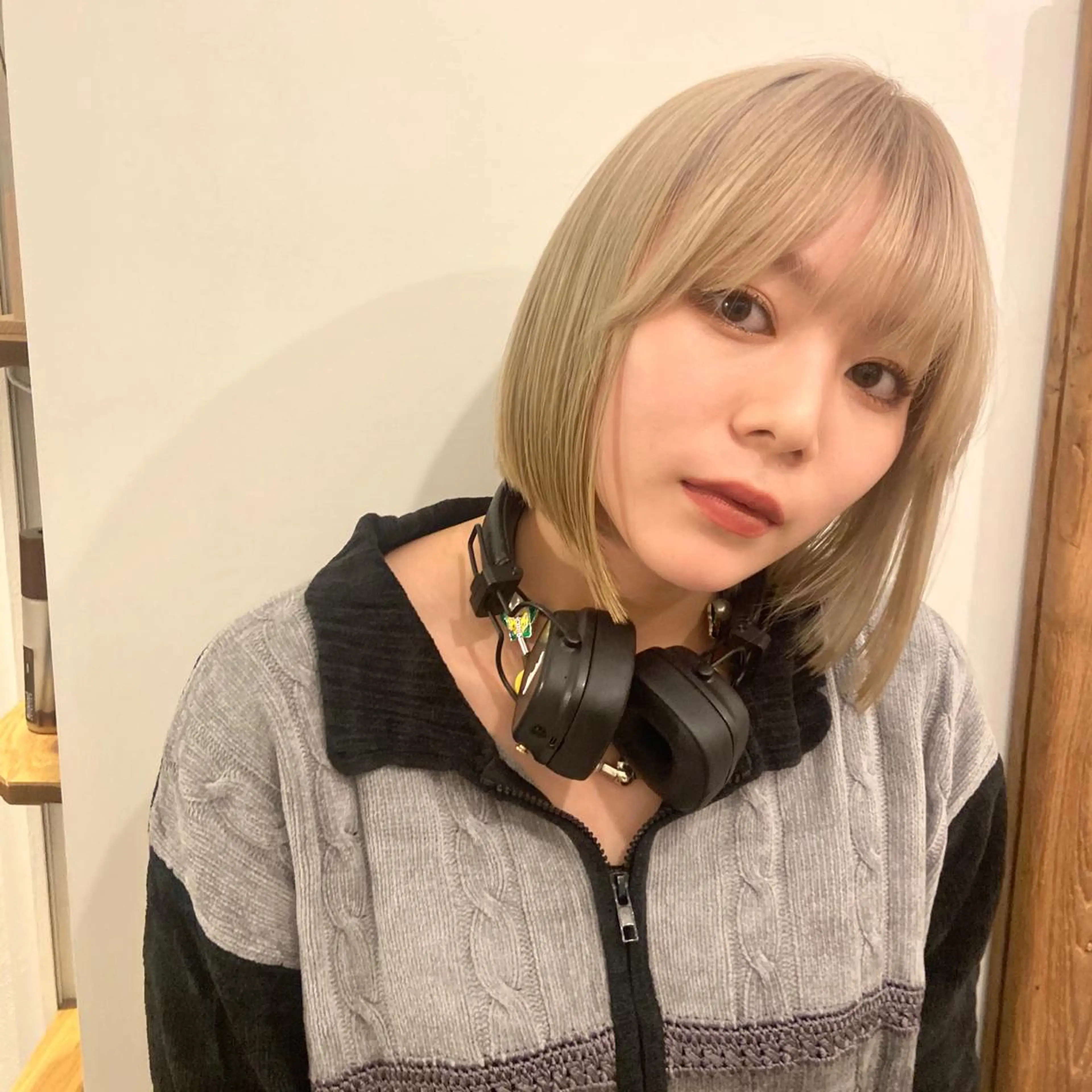 ミディアム カラー ショート/ウルフ ハイトーン/カイセイのヘアスタイル