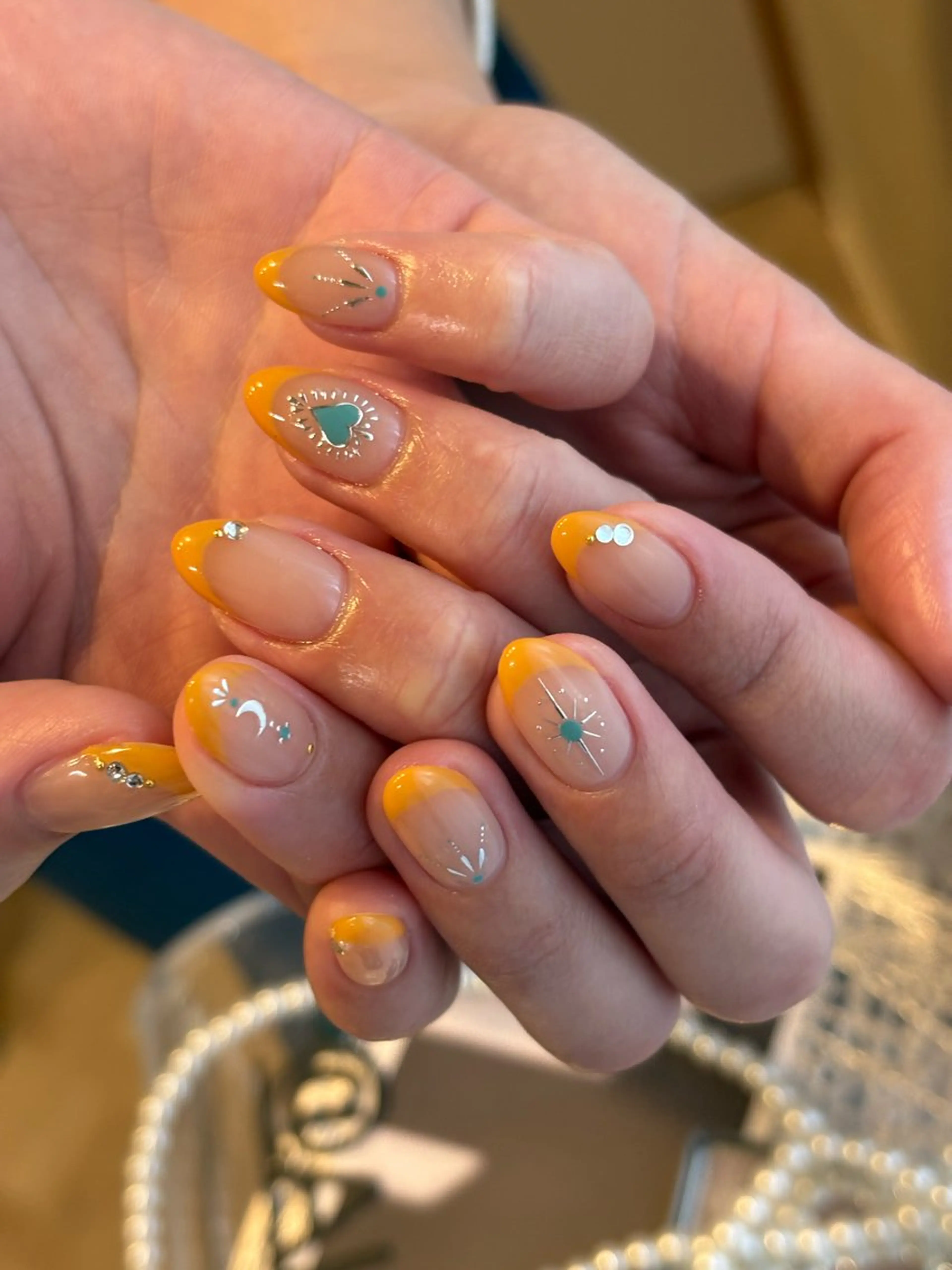 ネイル フレンチネイル ハンドネイル .8 HAREのネイルデザイン