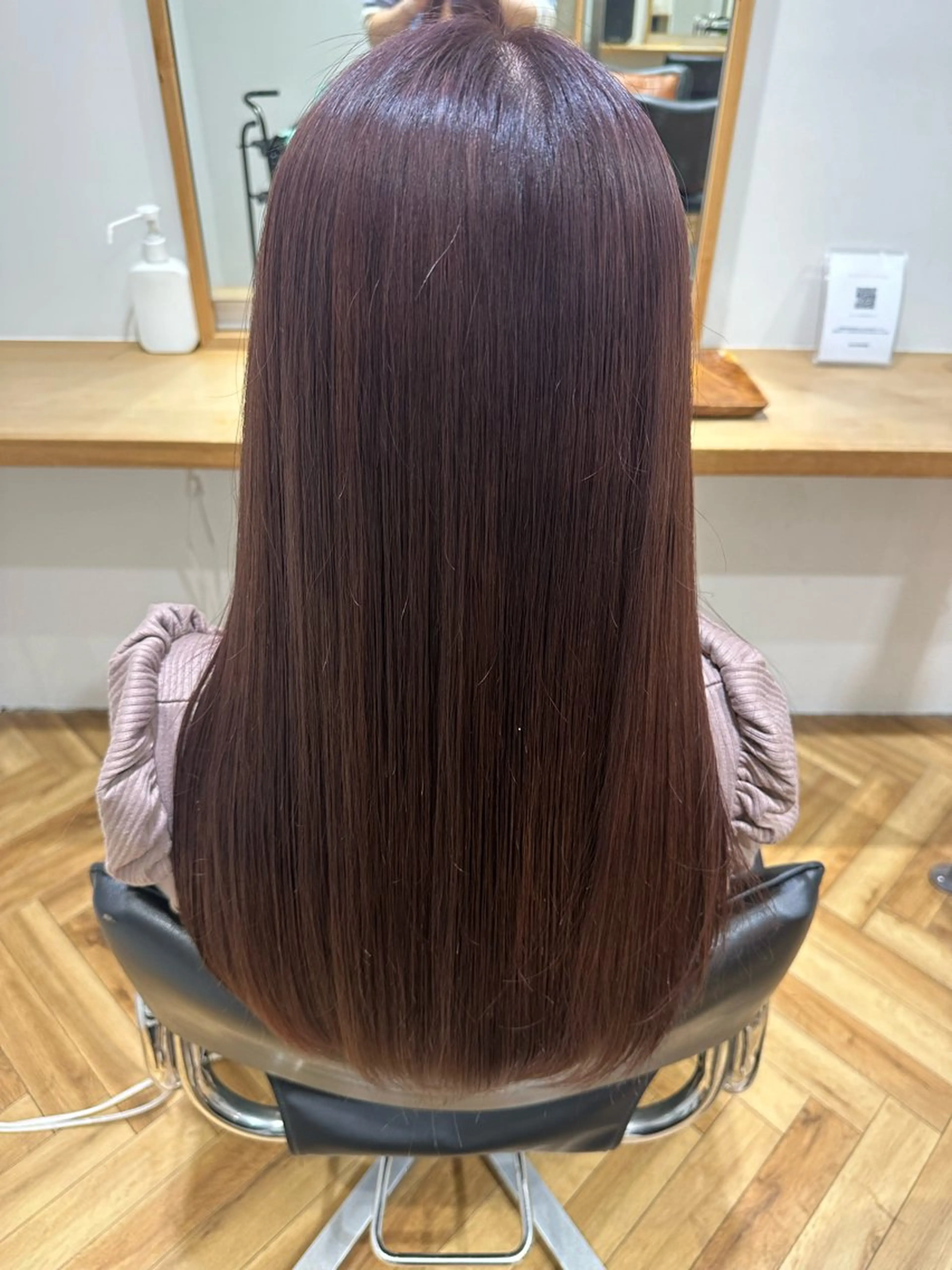 ロング カラー カシス ピンクカラー カット ヘアカラー トリートメント 織田 ゆみのヘアスタイル