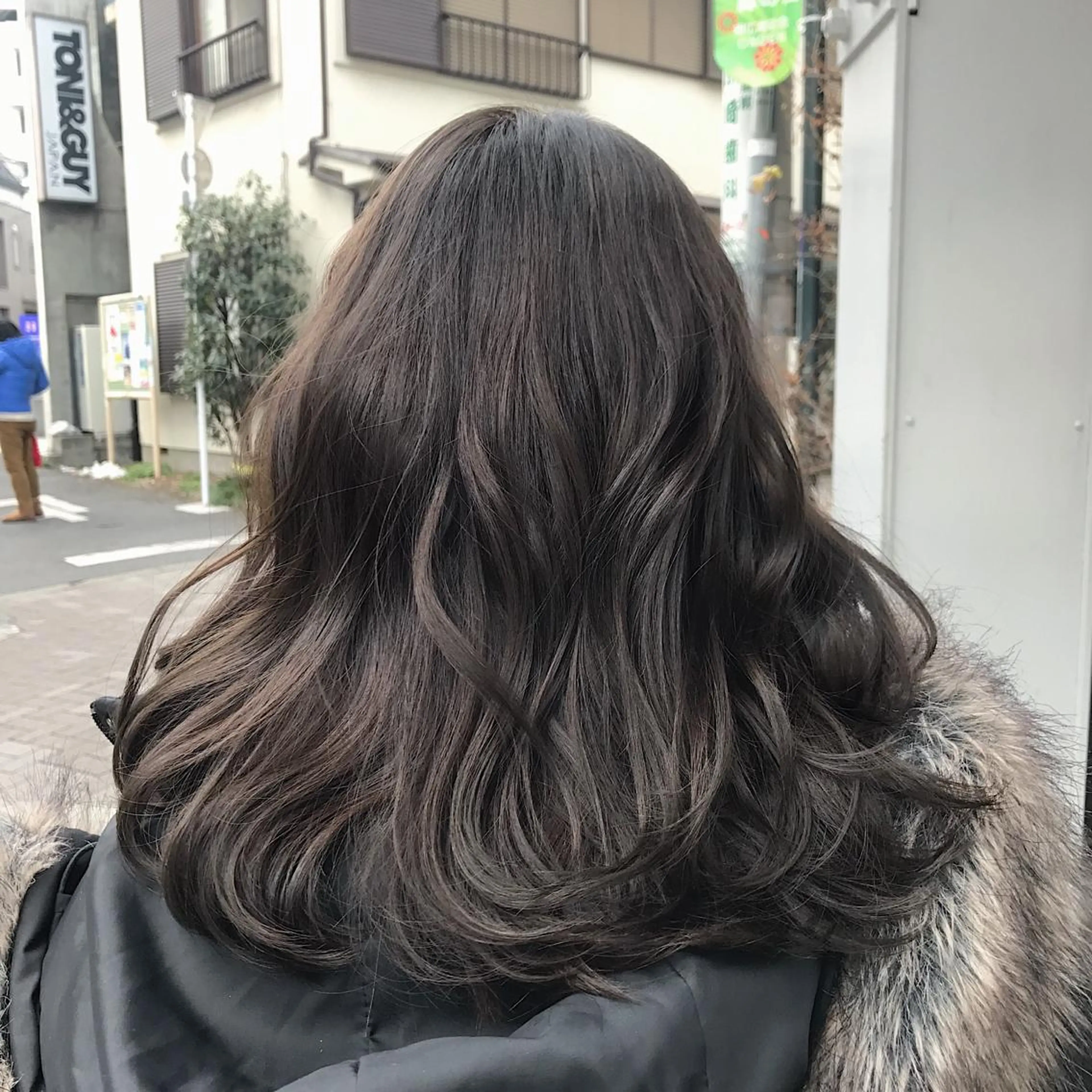 セミロング カラー ヘアアレンジ Zina渋谷エリア マネージャShionのヘアスタイル