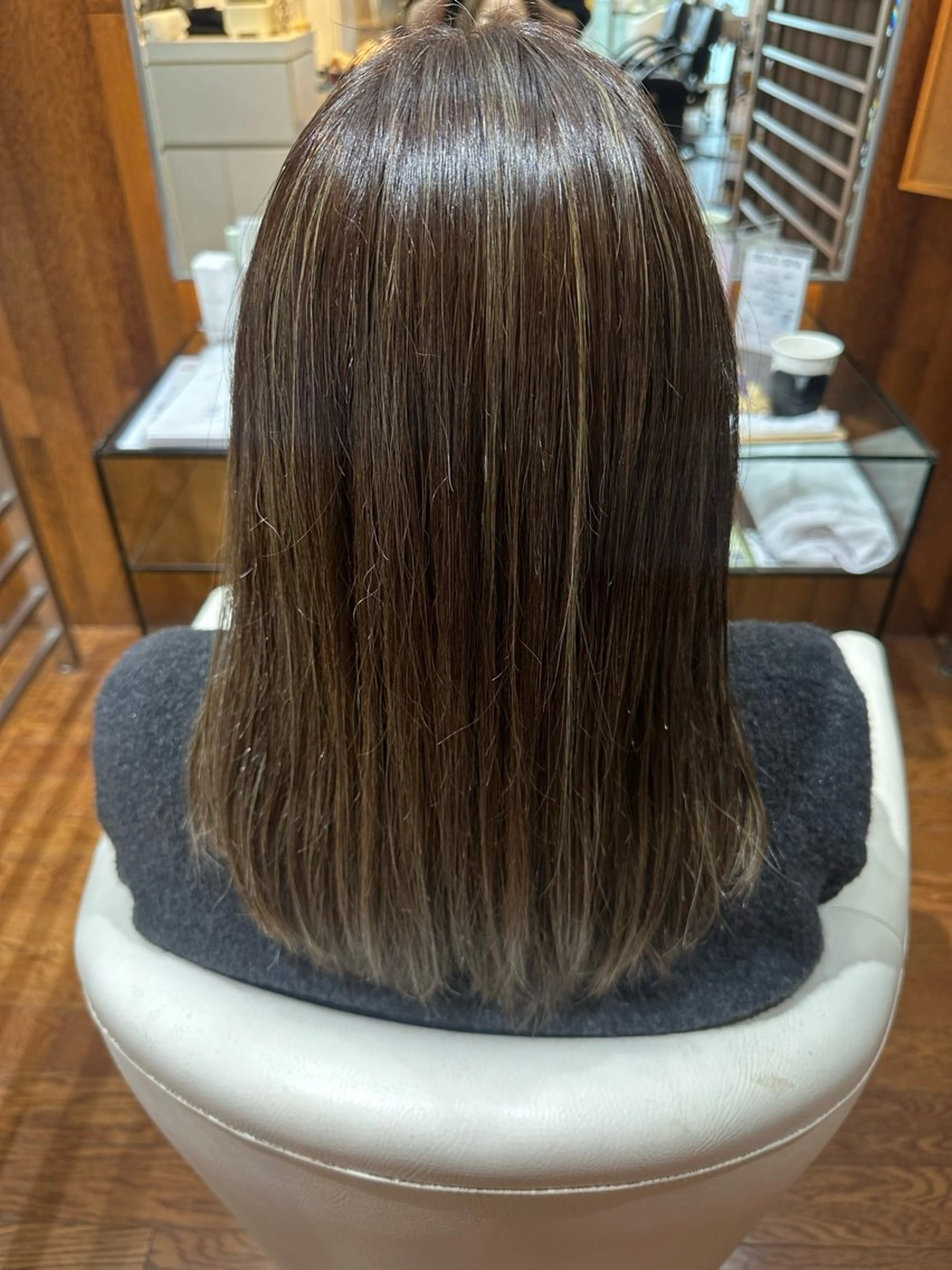 セミロング カラー ハイライトカラー ハイライト 💖ERI💖/酸性 ストレートNo.1のヘアスタイル