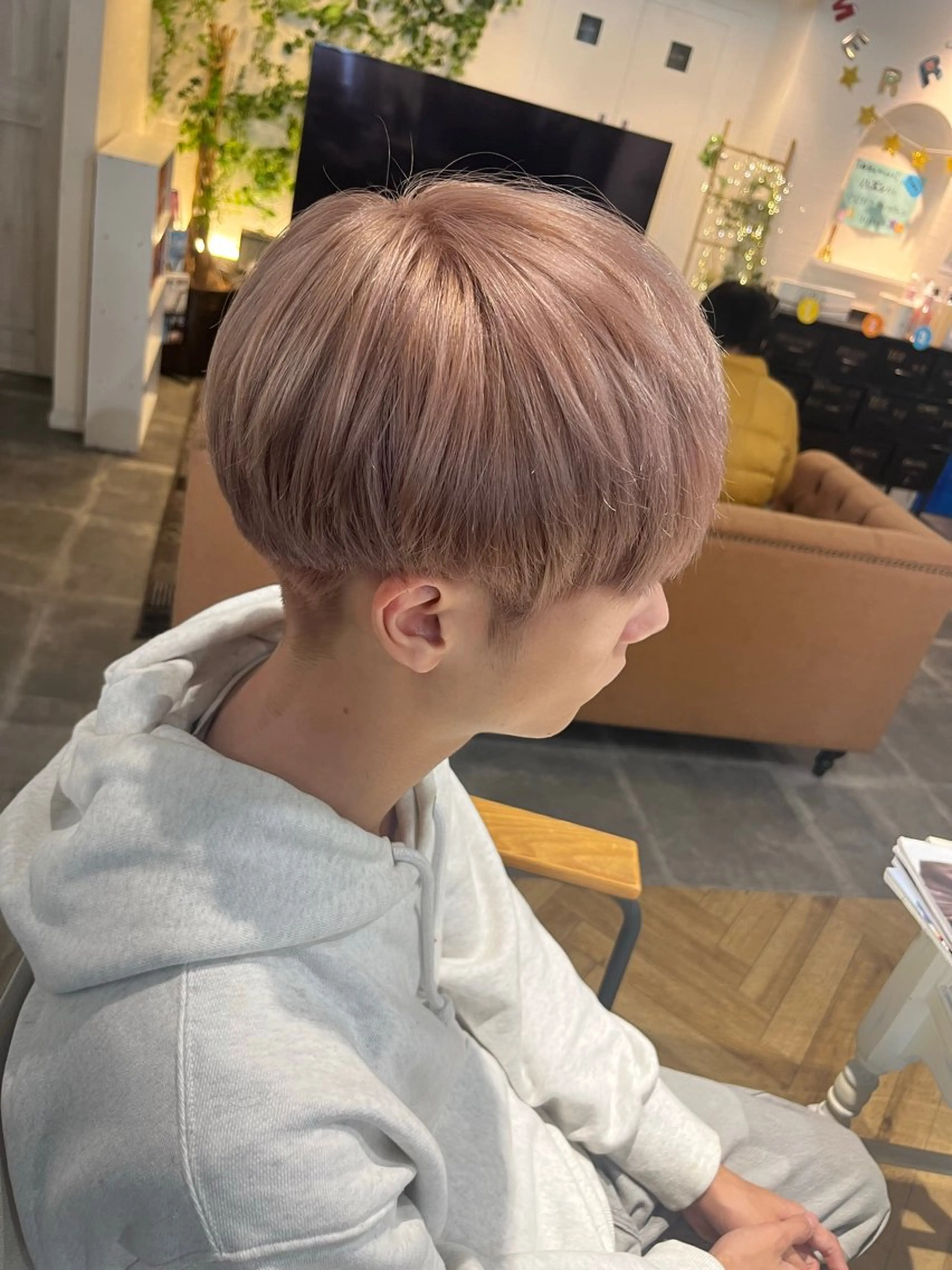 ショート カラー メンズ メンズブリーチ ベージュカラー ブリーチ ピンクカラー ピンクベージュ カット ヘアカラー トリートメント umber  royce所属・🫟メンズスタイル 特化型マナ🫟のヘアスタイル