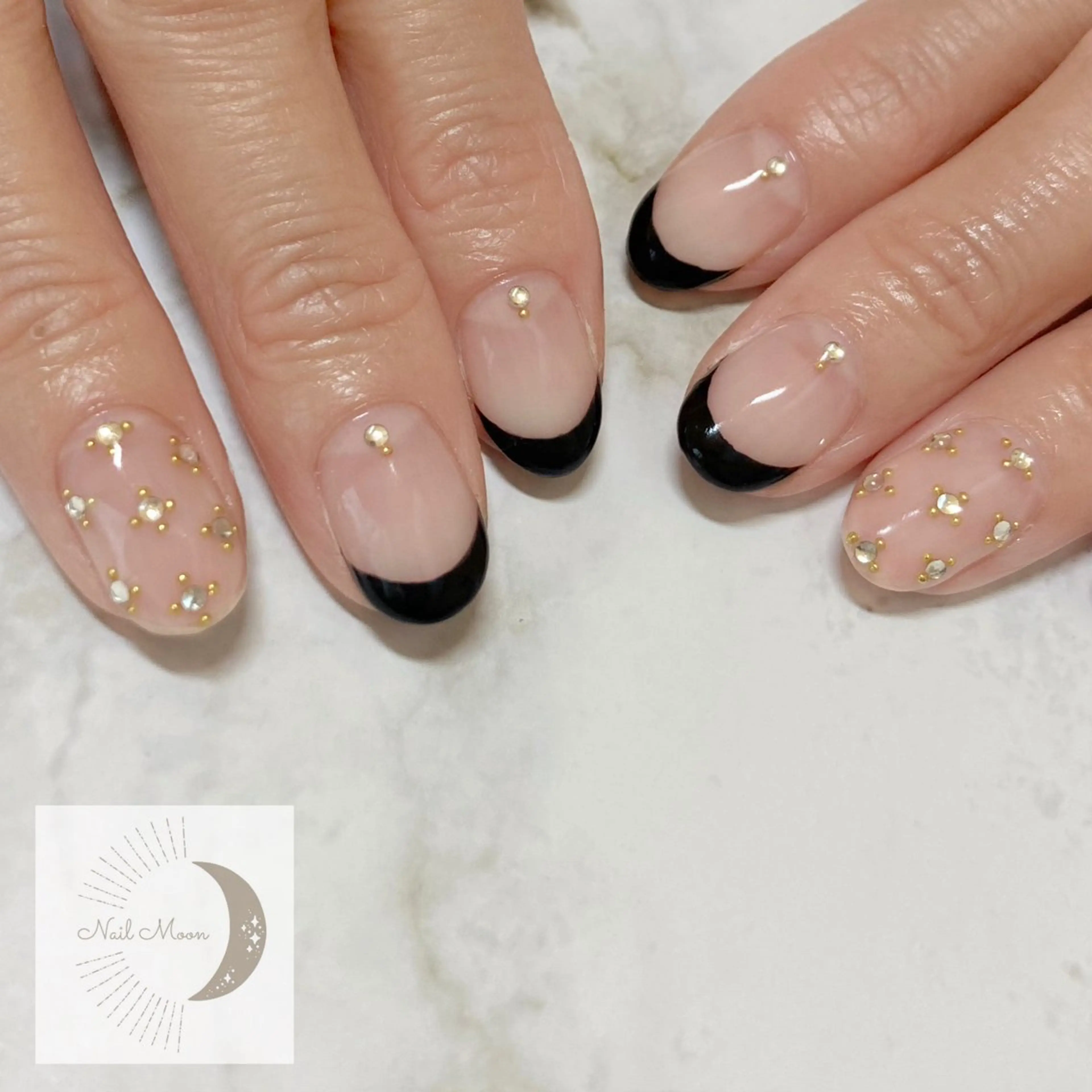 ネイル フレンチネイル NAIL MOONのネイルデザイン