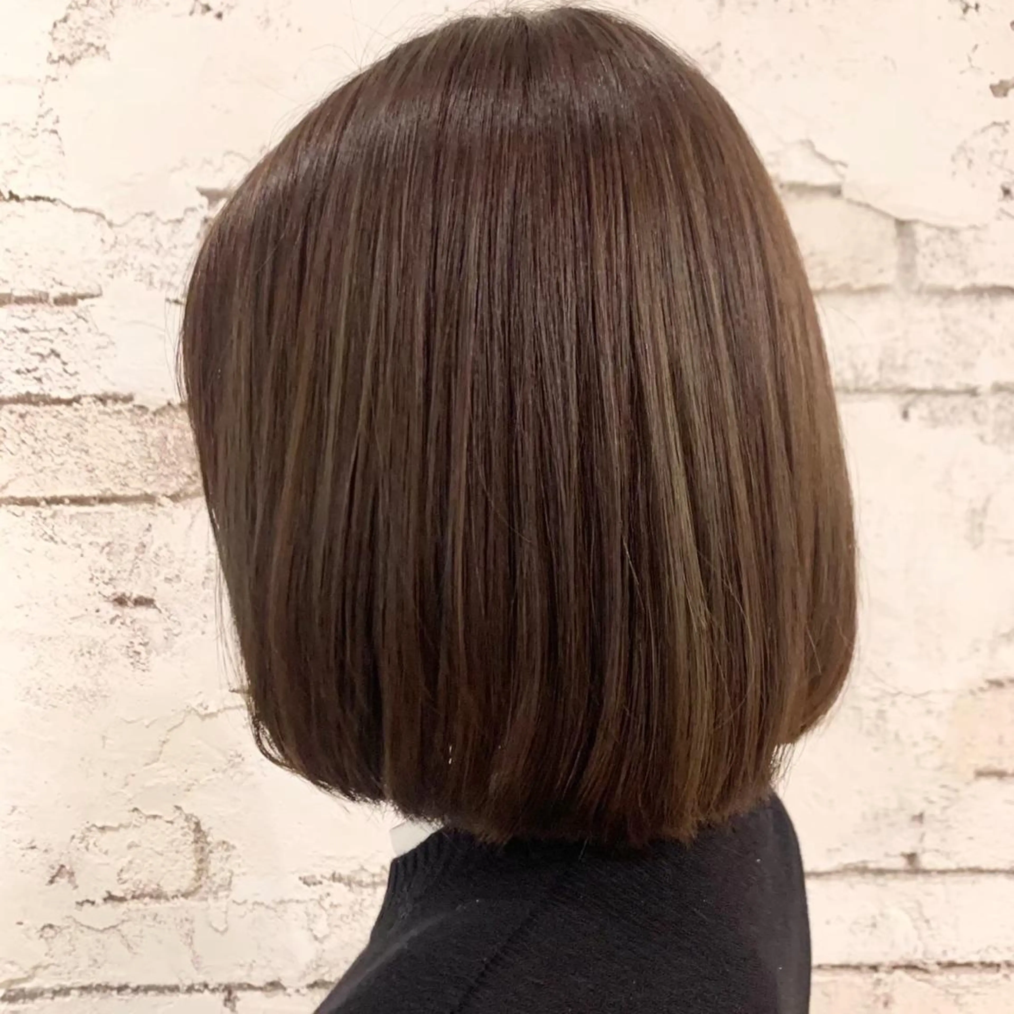 ミディアム カラー 芥川 未優のヘアスタイル