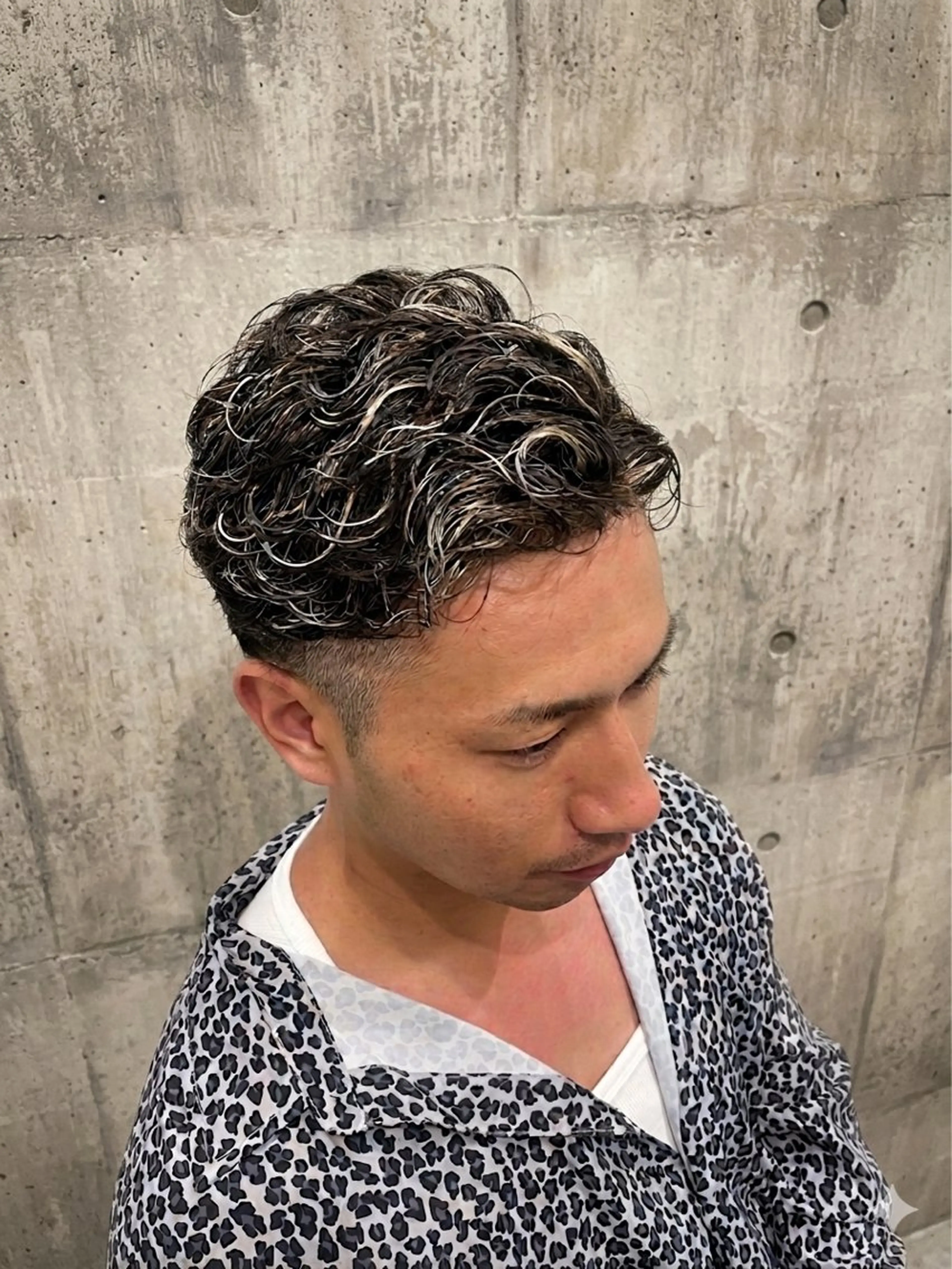 ショート カラー パーマ メンズ カット ヘアカラー パーマ メンズハイライト /バレイヤージュ比嘉のヘアスタイル