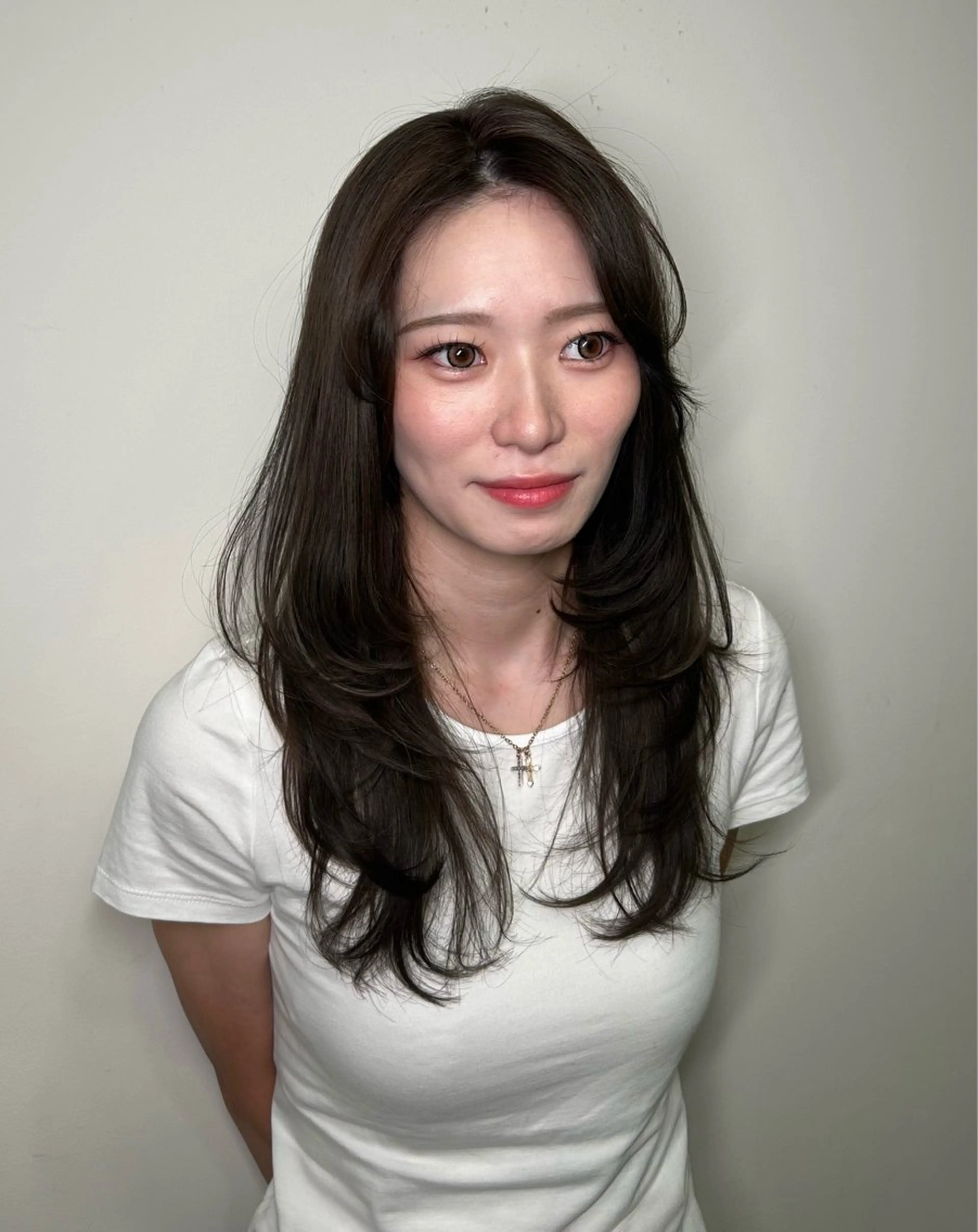 ロング ヘアカラー レイヤー/ 透明感カラー/チナツのヘアスタイル