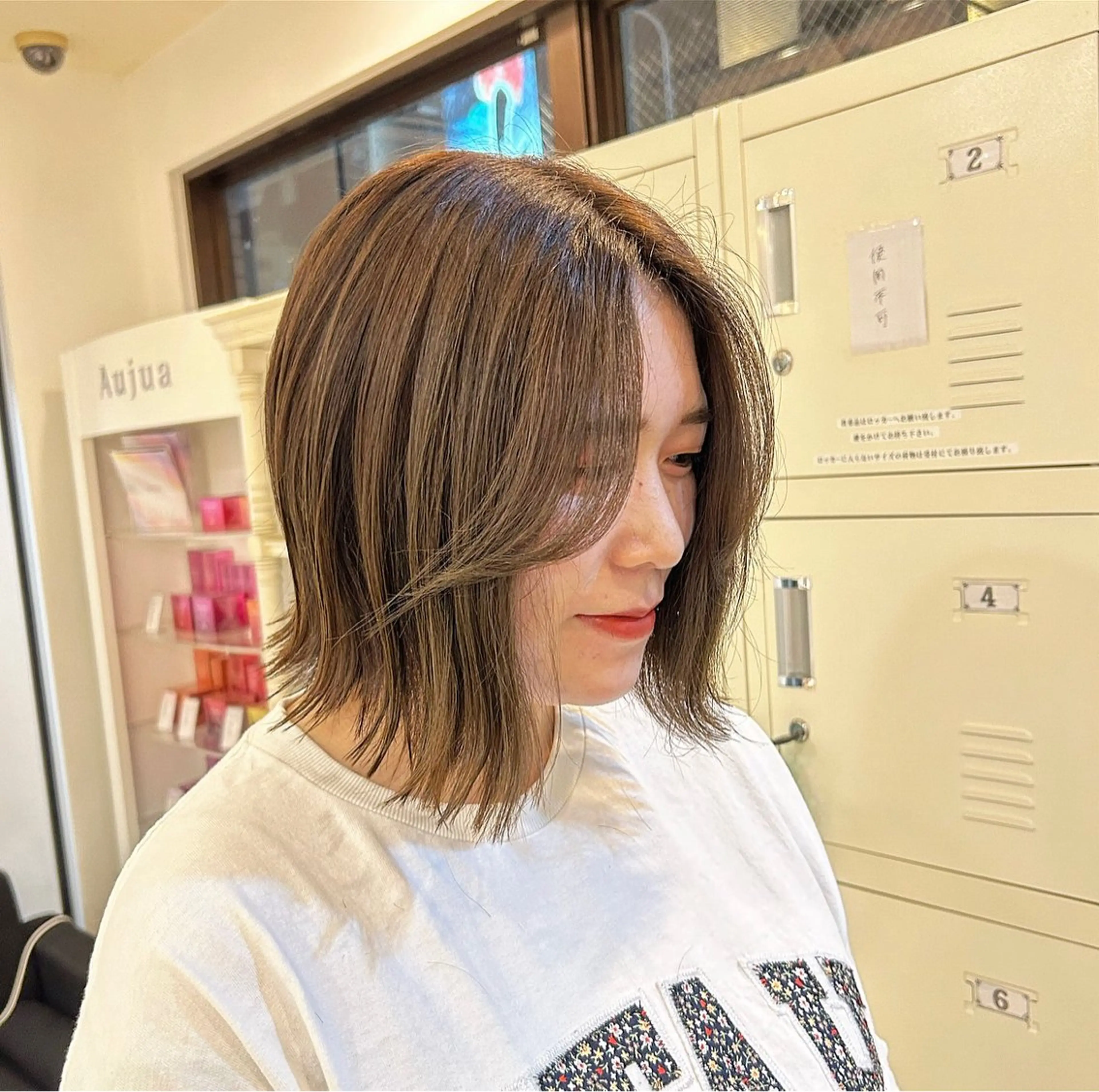 ミディアム 切りっぱなしボブ ボブ カット ヘアカラー トリートメント 🫧顔周りカット 🫧樫村優香のヘアスタイル