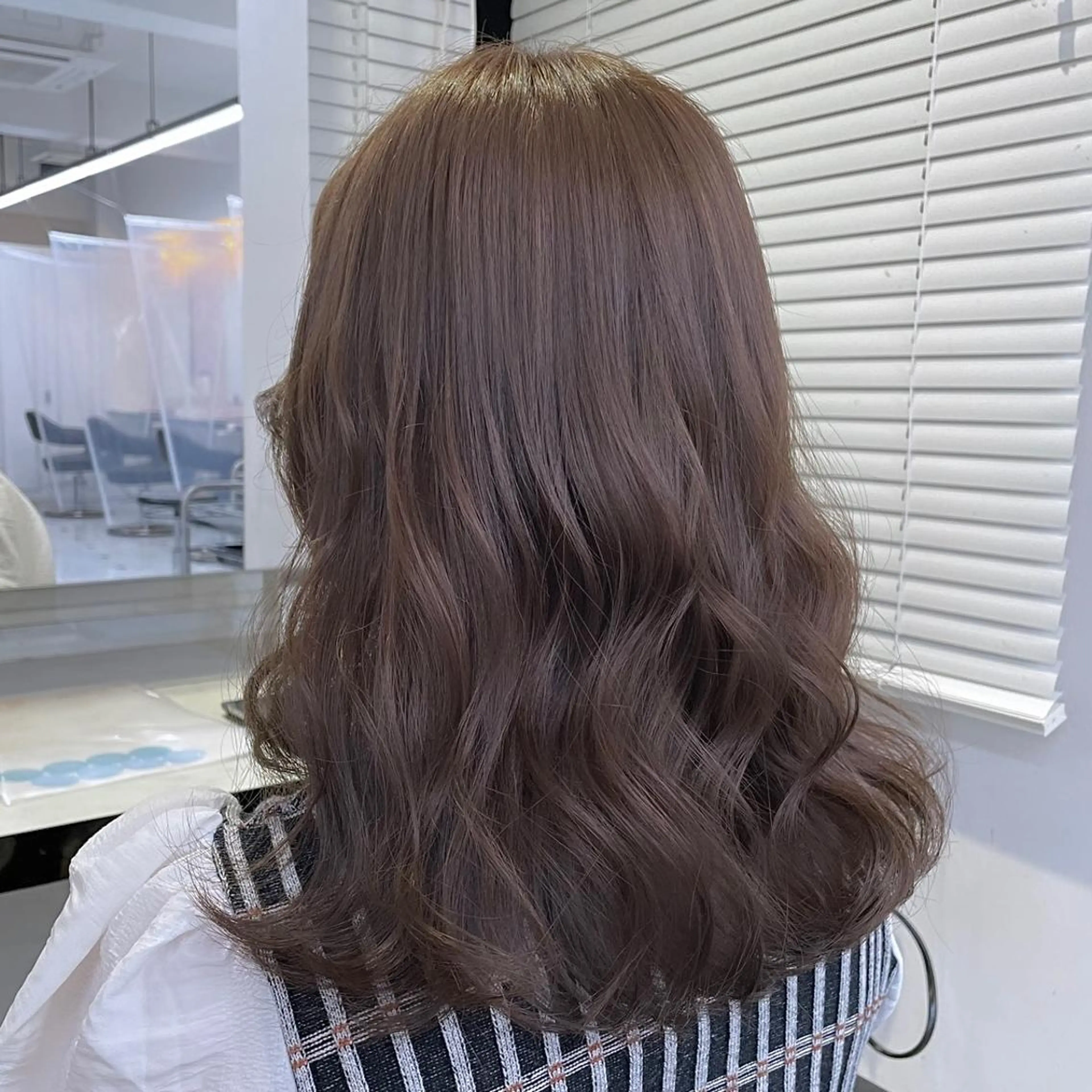 セミロング カラー 🩰透明感カラー♡ UTA🩰のヘアスタイル