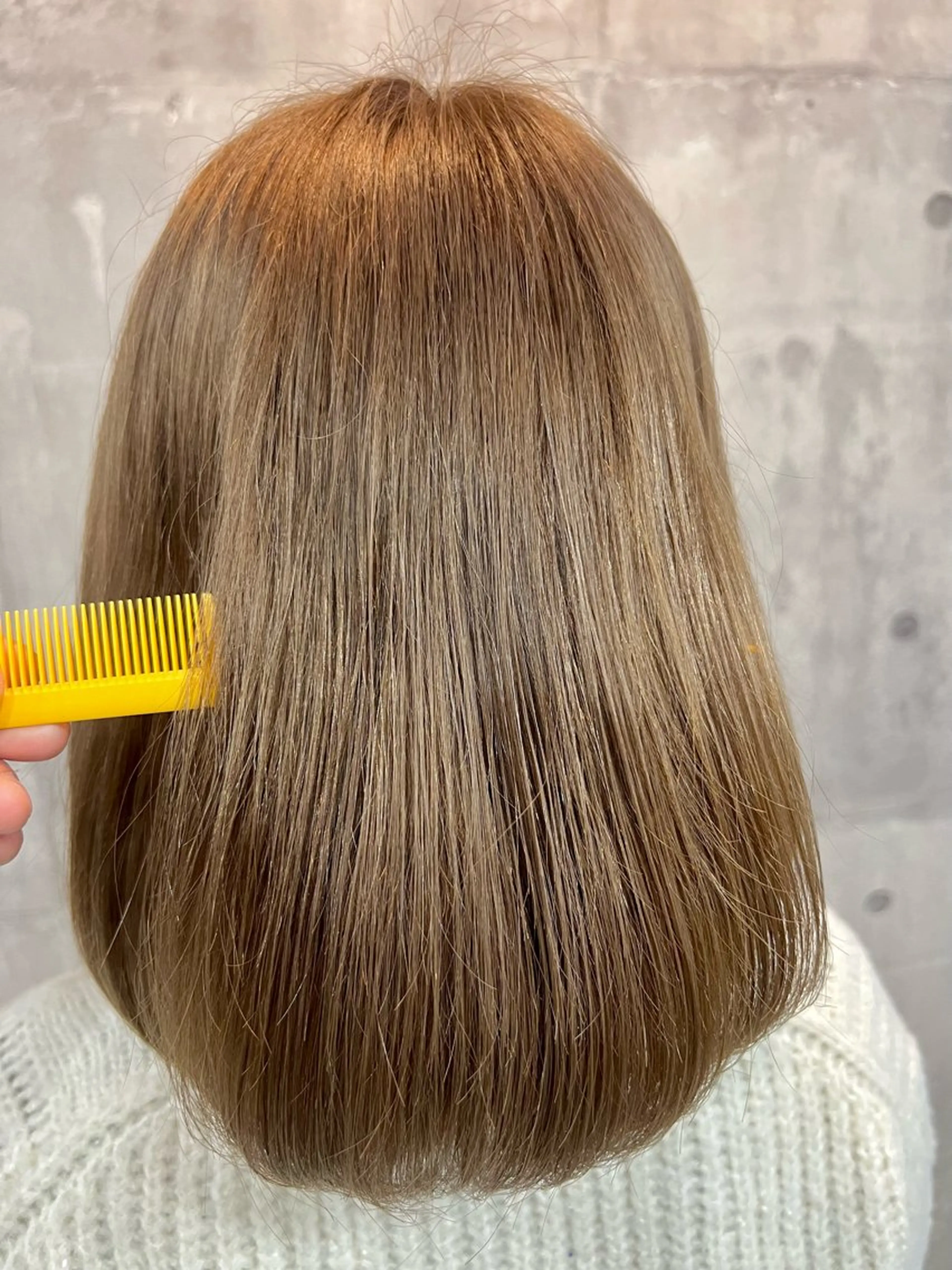 ミディアム カラー ベージュカラー ブリーチ ヘーゼル 興津/韓国レイヤー ダブルカラー美髪縮毛のヘアスタイル