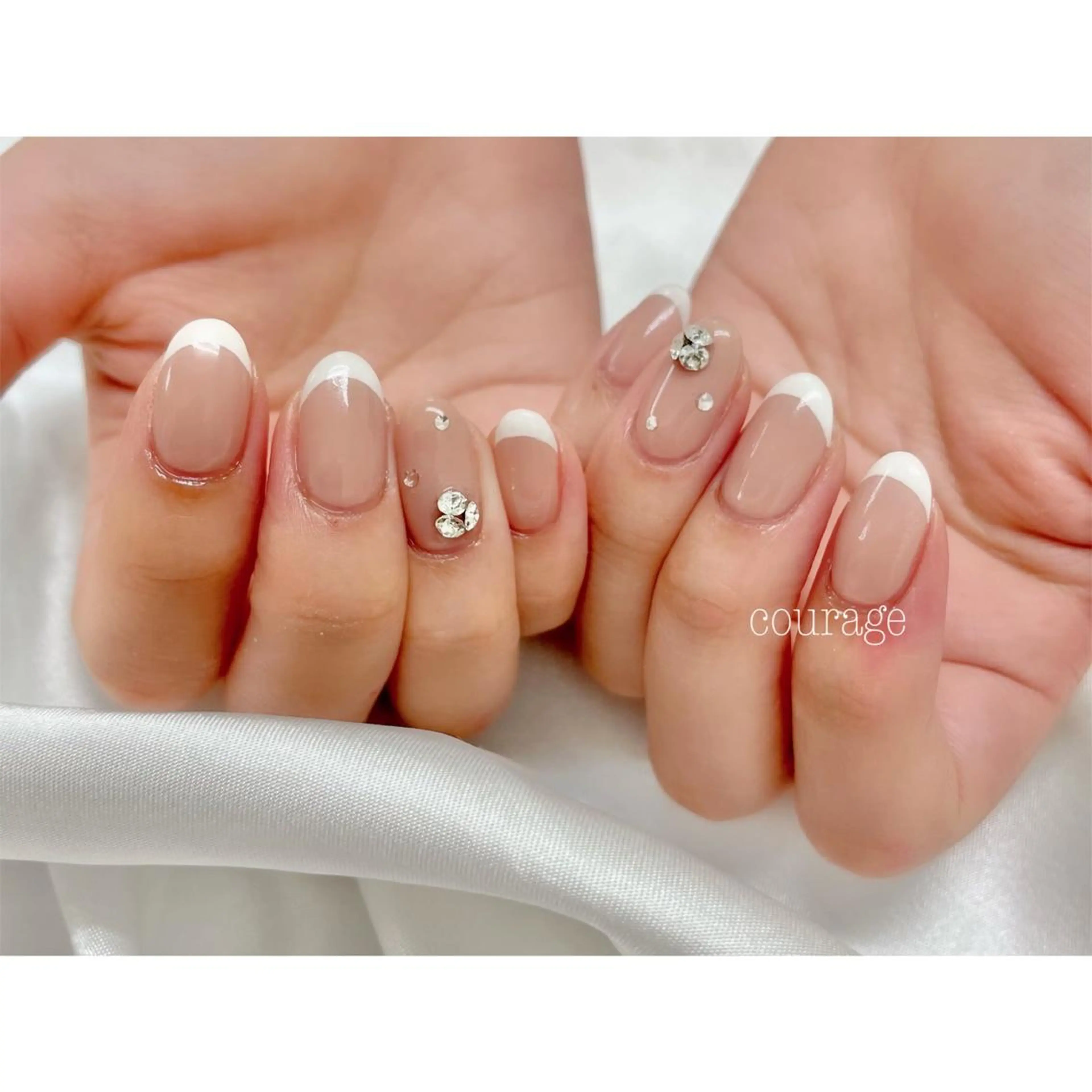 ネイル ストーンネイル ハンドネイル ネイルサロンcourage所属・ネイルサロン courageのネイルデザイン