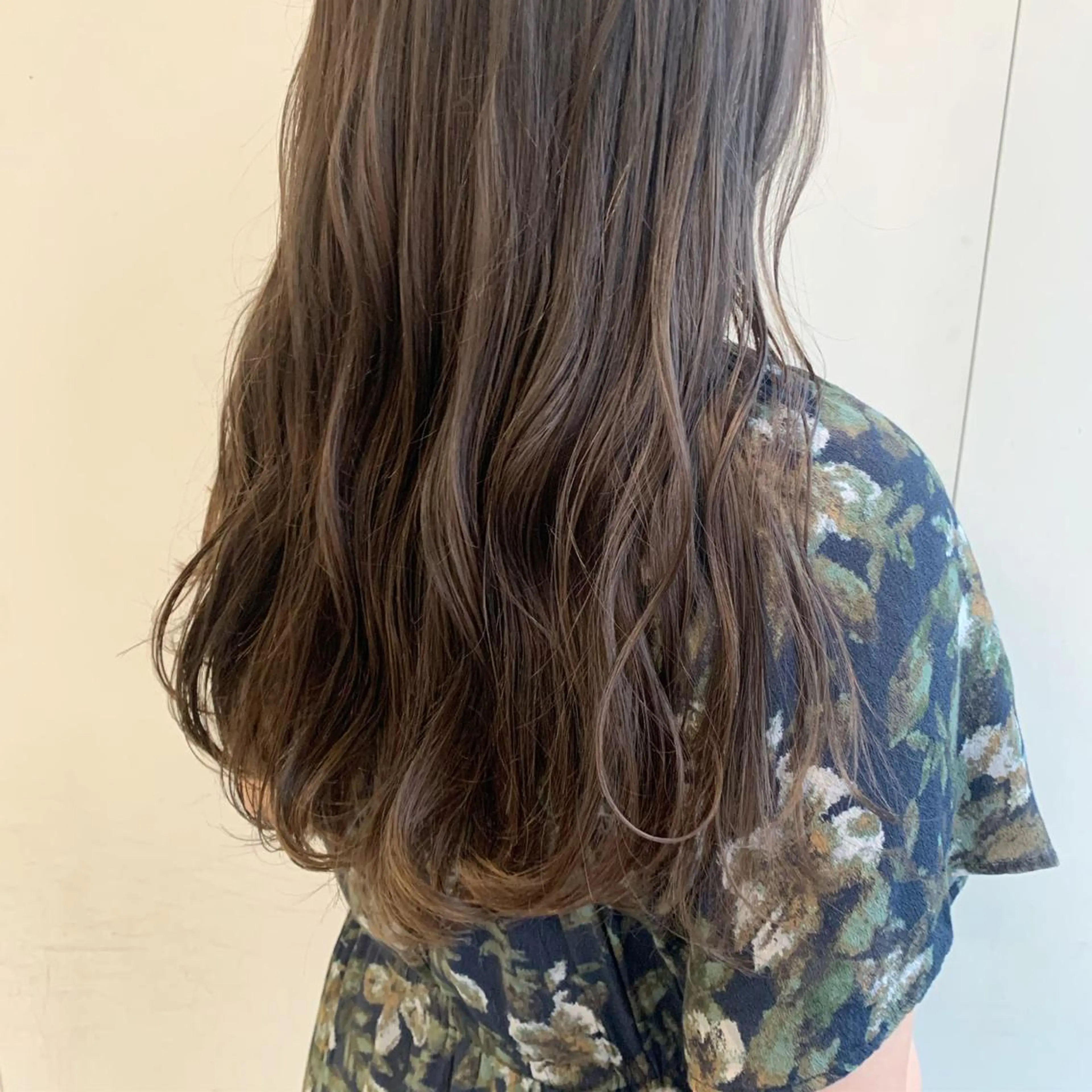 カラー 山口 莉奈のヘアスタイル