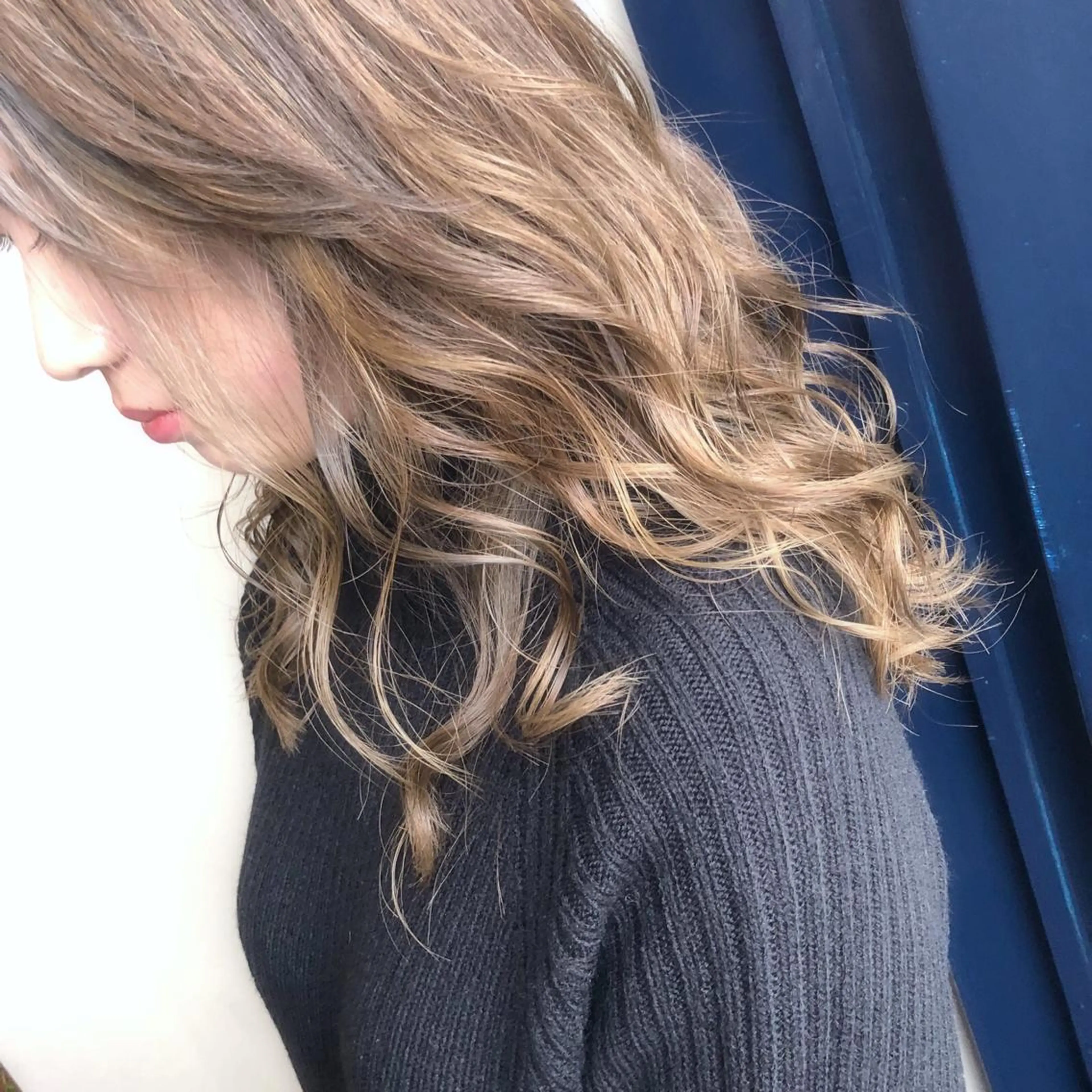 セミロング カラー ベージュカラー グレージュ ヘアカラー トリートメント 江藤 星史のヘアスタイル