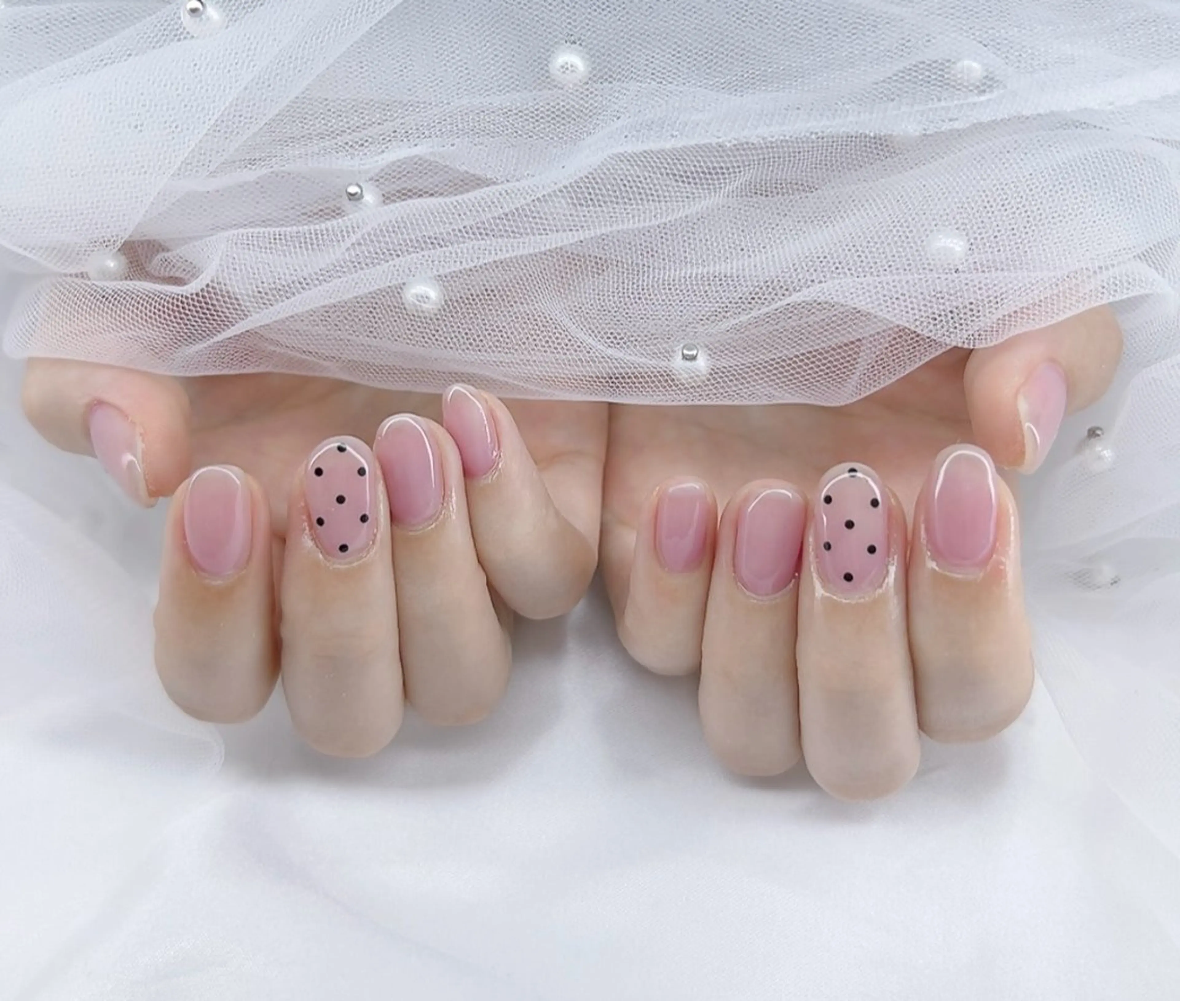 ネイル ストーンネイル ハンドネイル Charlie 🖤のネイルデザイン