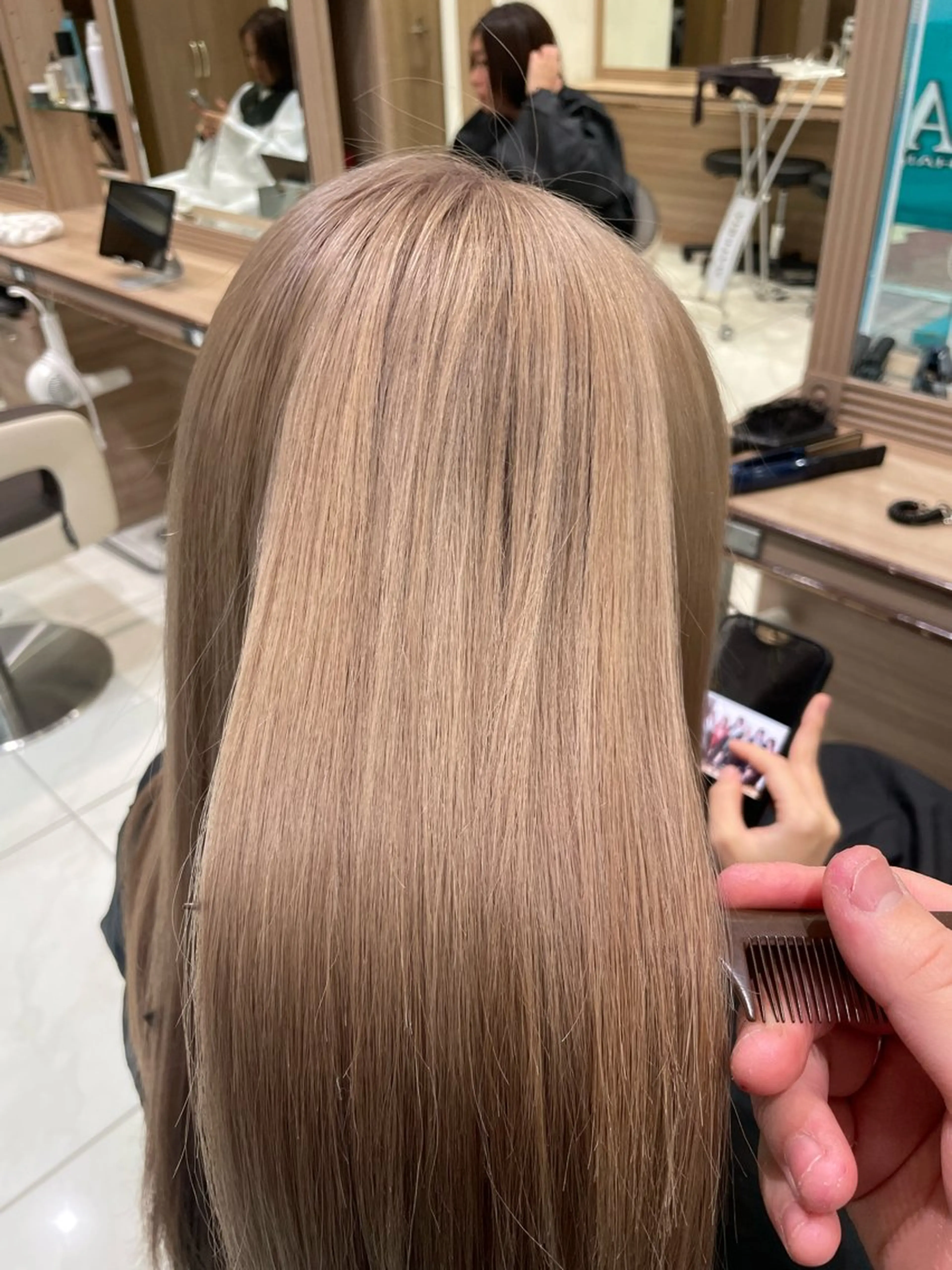 【新規限定】✨ケアブリーチ✨+オンカラー+ケアトリートメントの写真