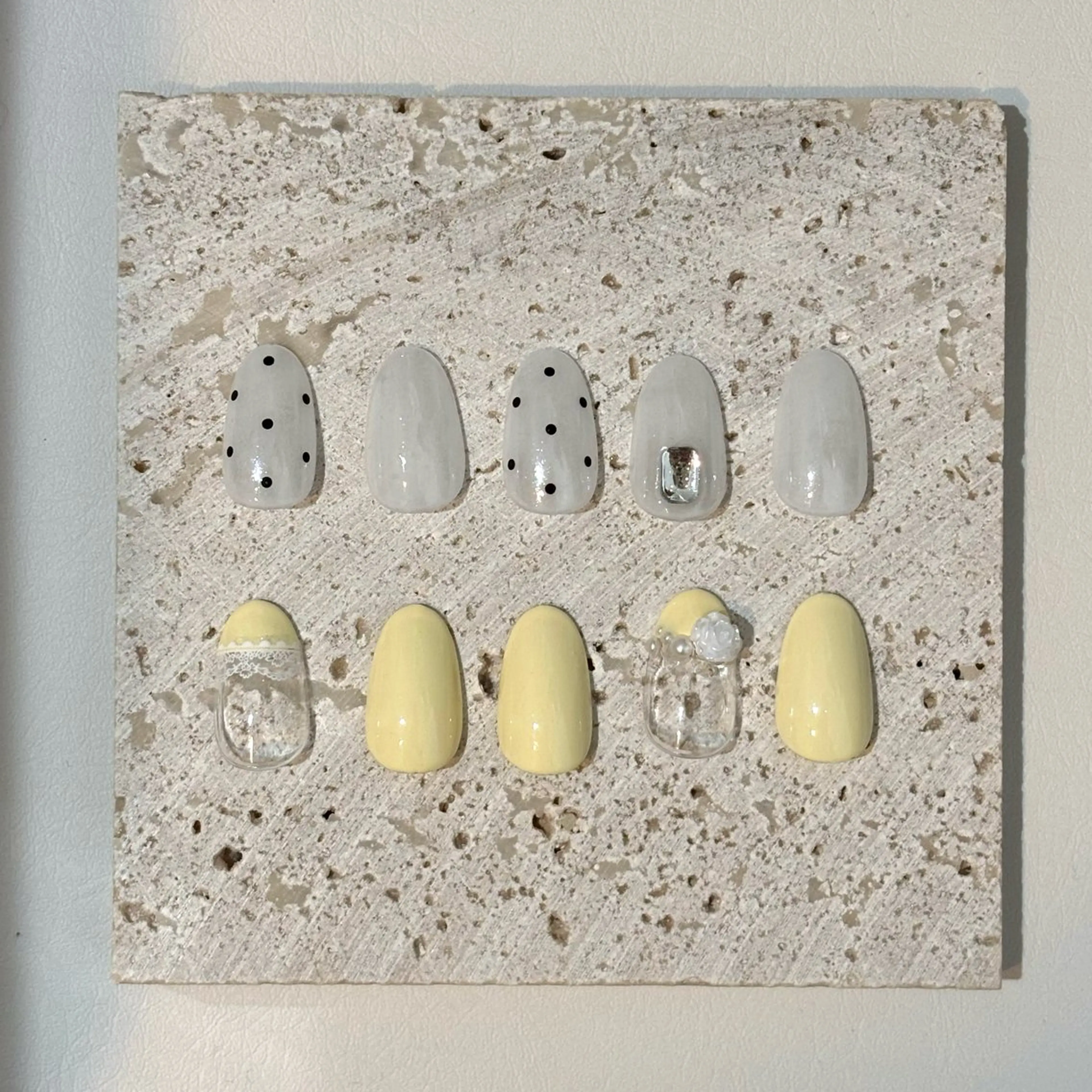 ミディアム Lesest akariのネイルデザイン