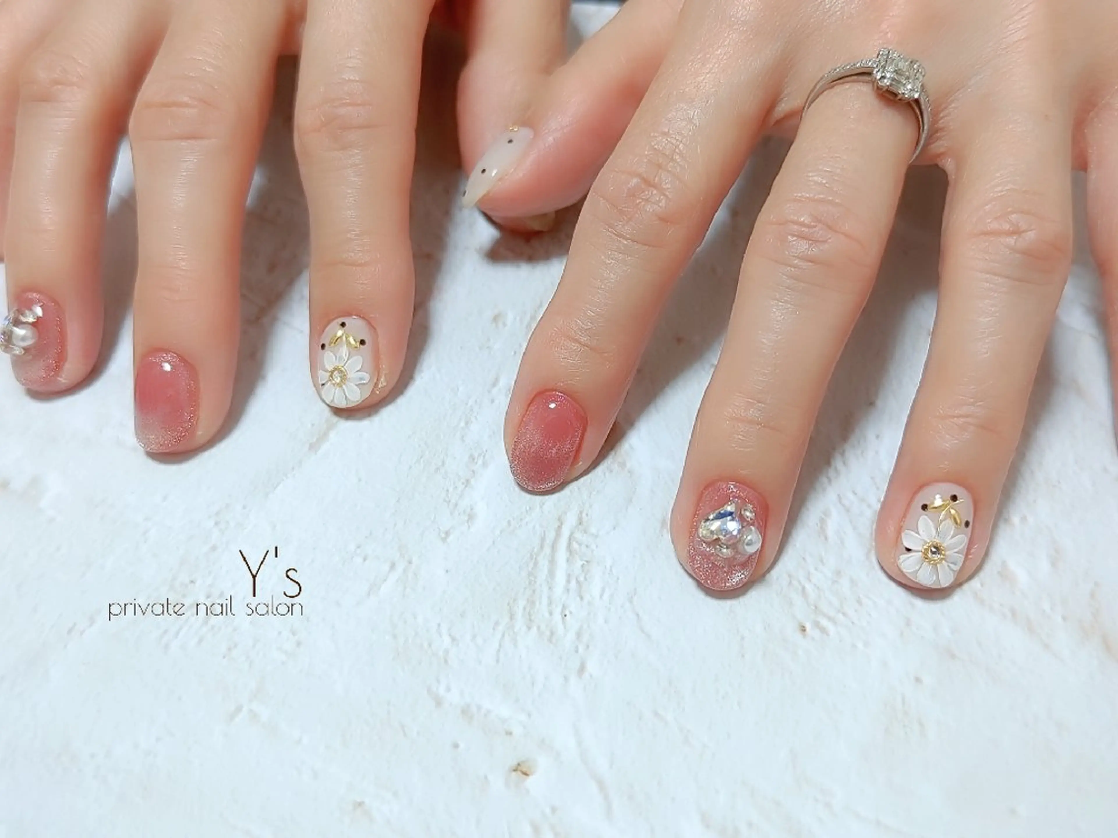 ネイル ハンドネイル YUMI NAGAI  のネイルデザイン