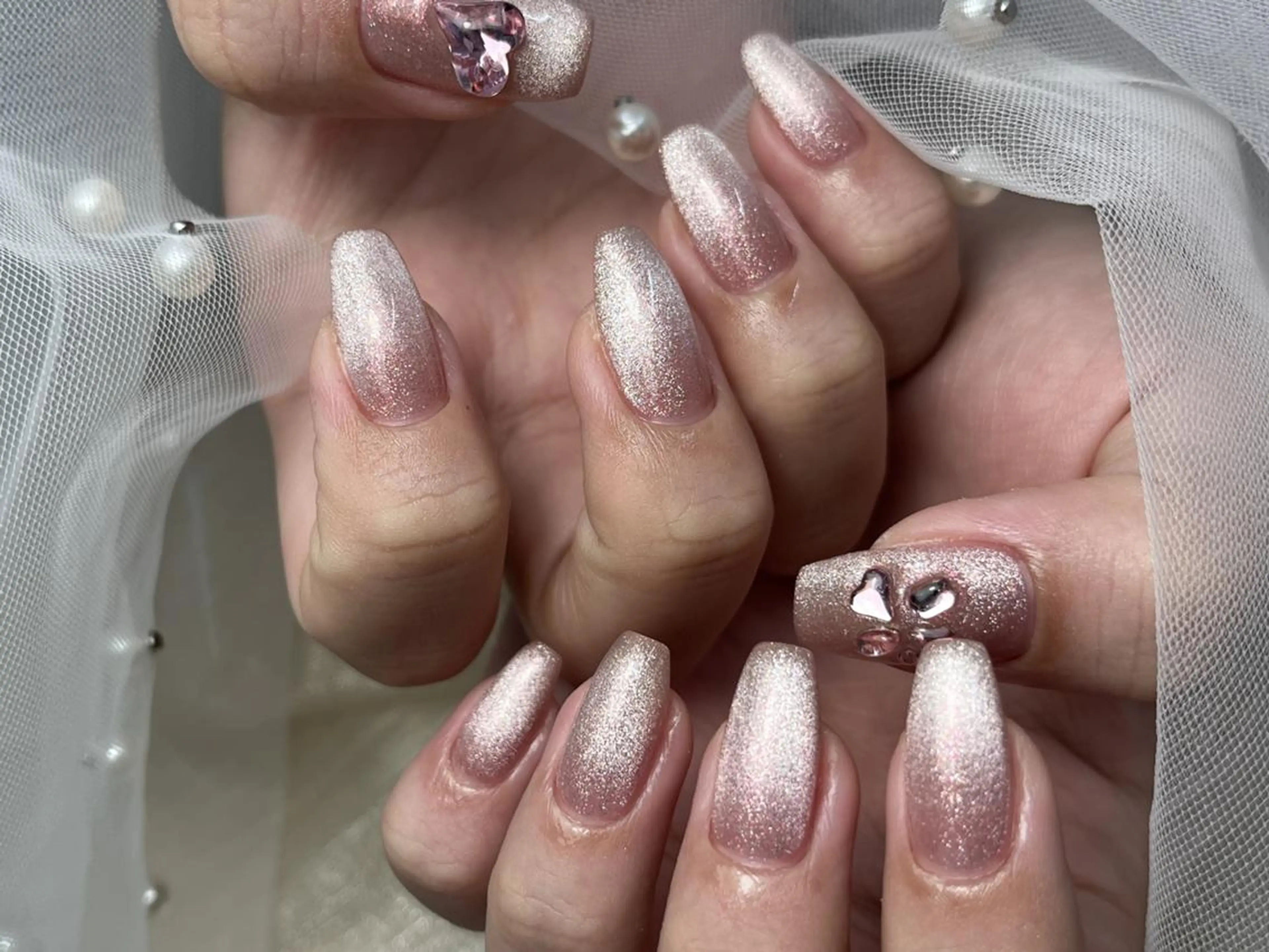 ネイル グラデーション ハート ラメ(グリッター) ピンク ハンドネイル ハンドケア ToliyDeliy Nail Salonのネイルデザイン