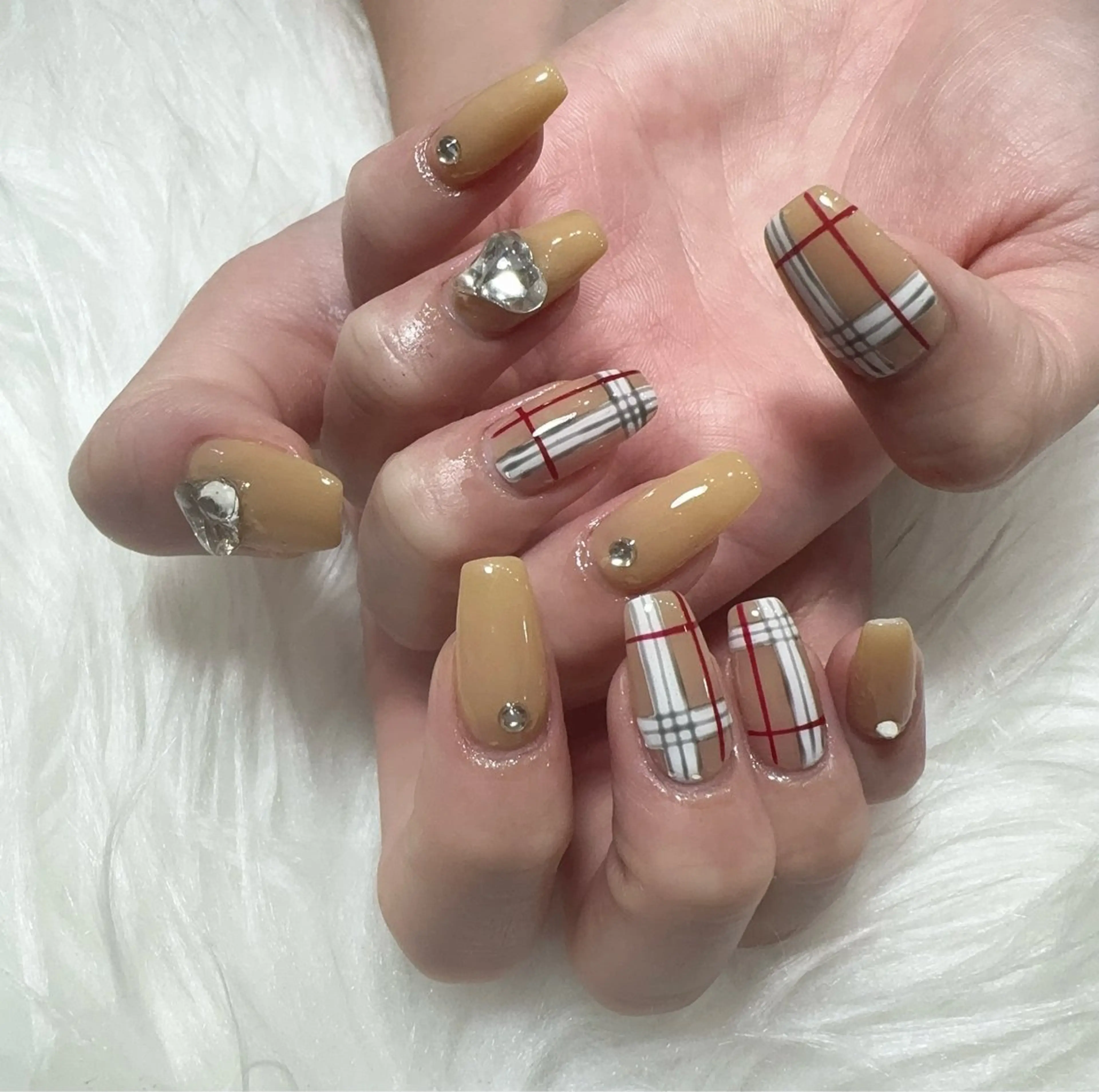 ネイル ハンドネイル &ME ネイルサロンのネイルデザイン