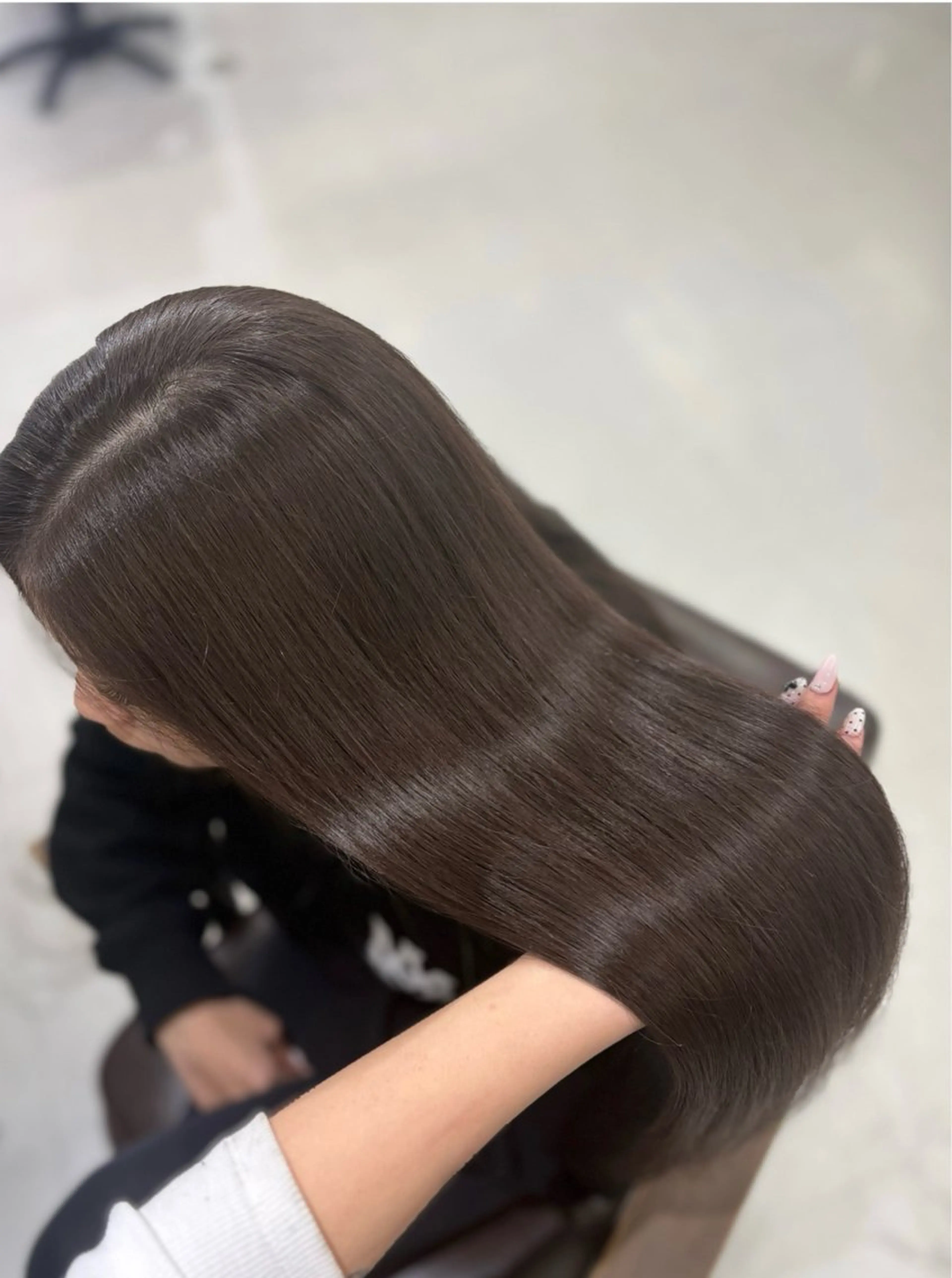 ロング ヘアカラー 大林 菜海のヘアスタイル