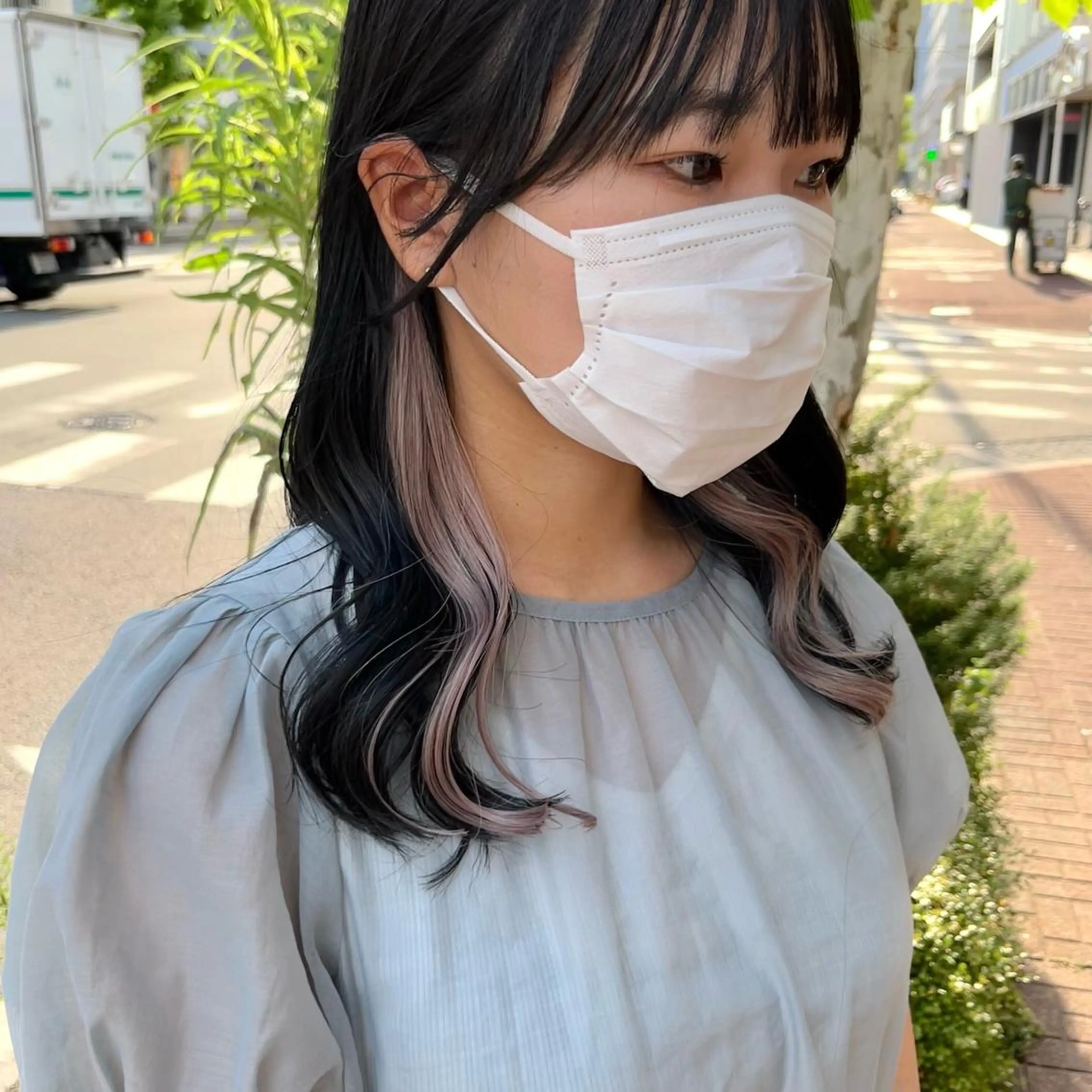 シールエクステでダメージなしのインナーカラー✨🌈1本​〜​の写真