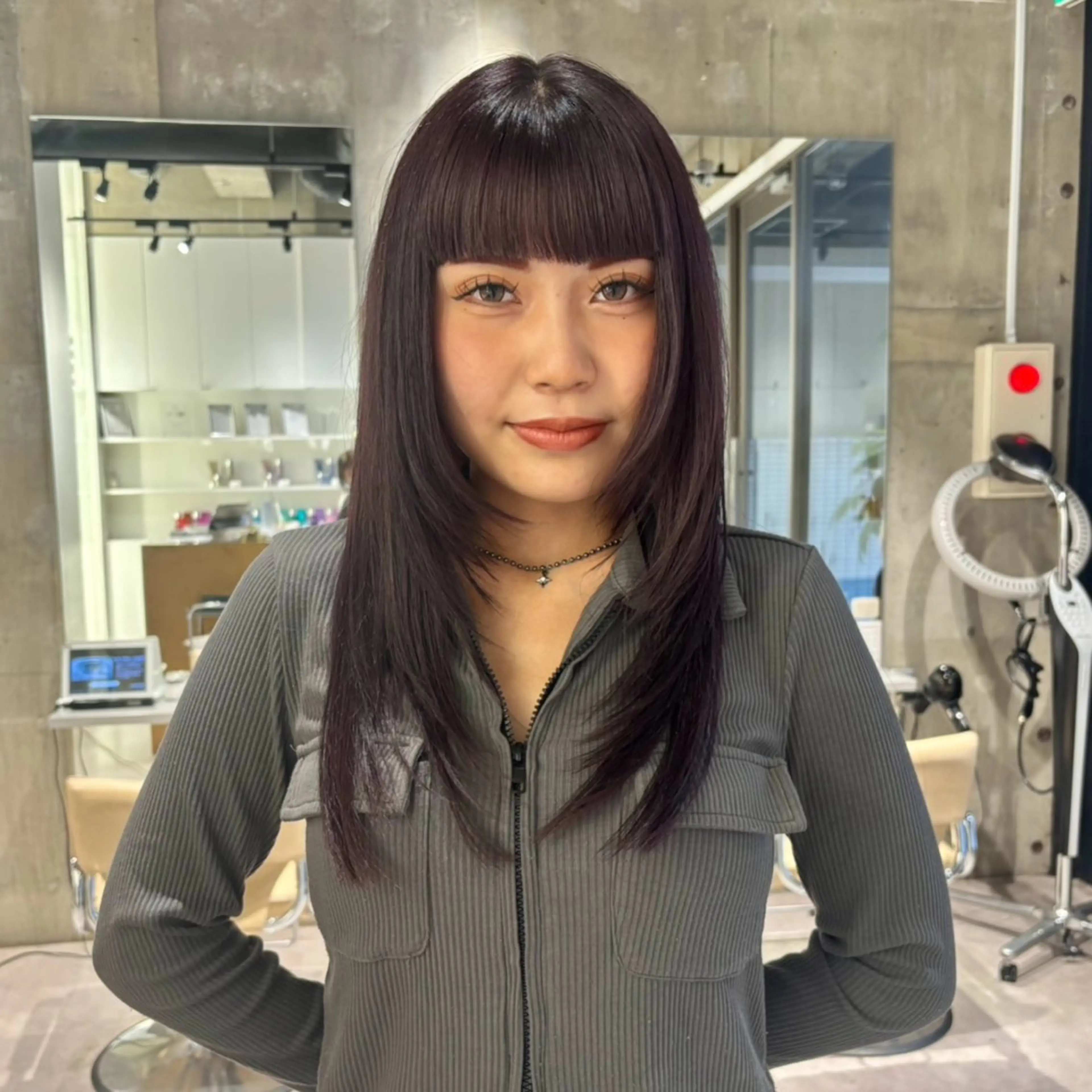 ロング カラー レッドカラー カット ヘアカラー mina🪐立川駅/ 無料ショートカットのヘアスタイル