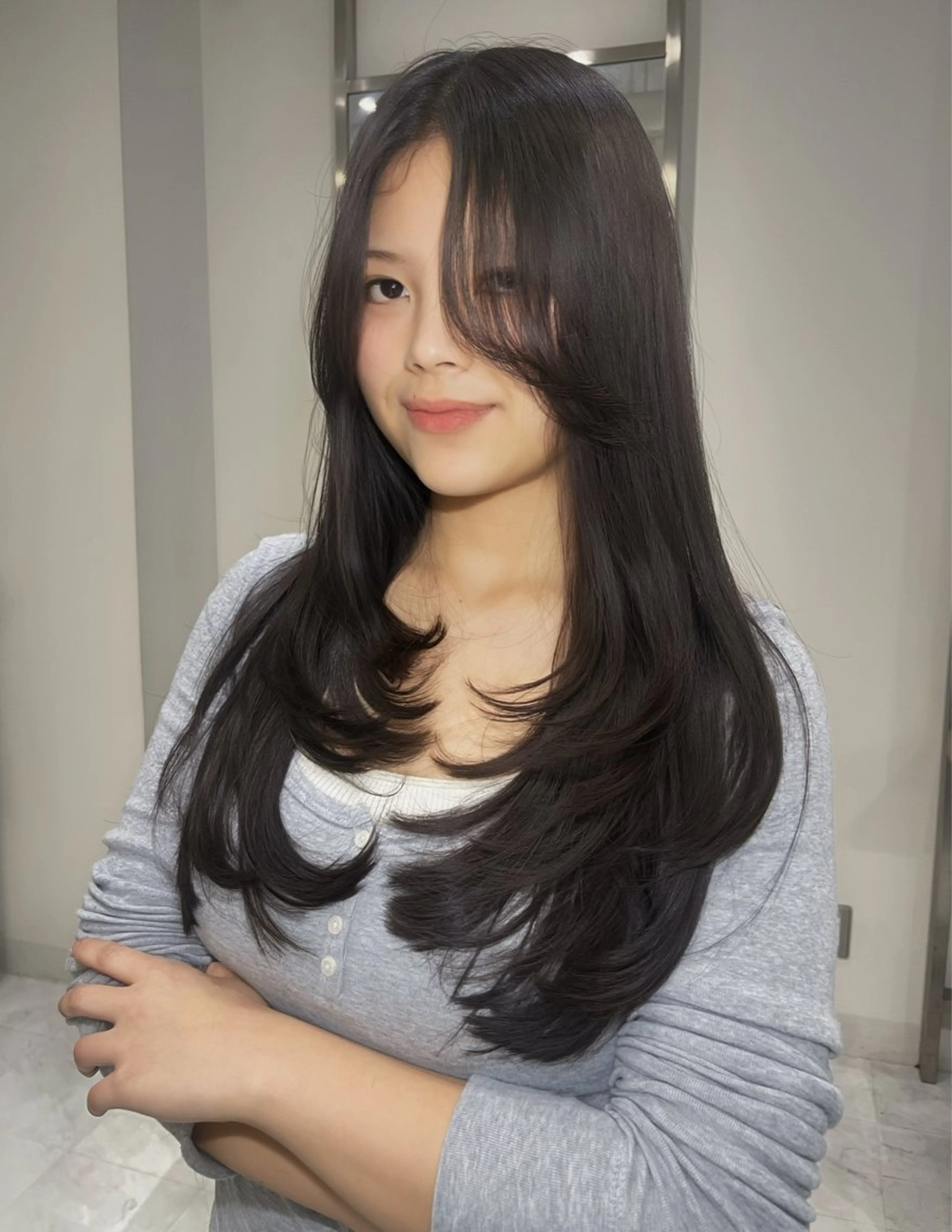 ロング レイヤーカット YOLO/ HANAのヘアスタイル