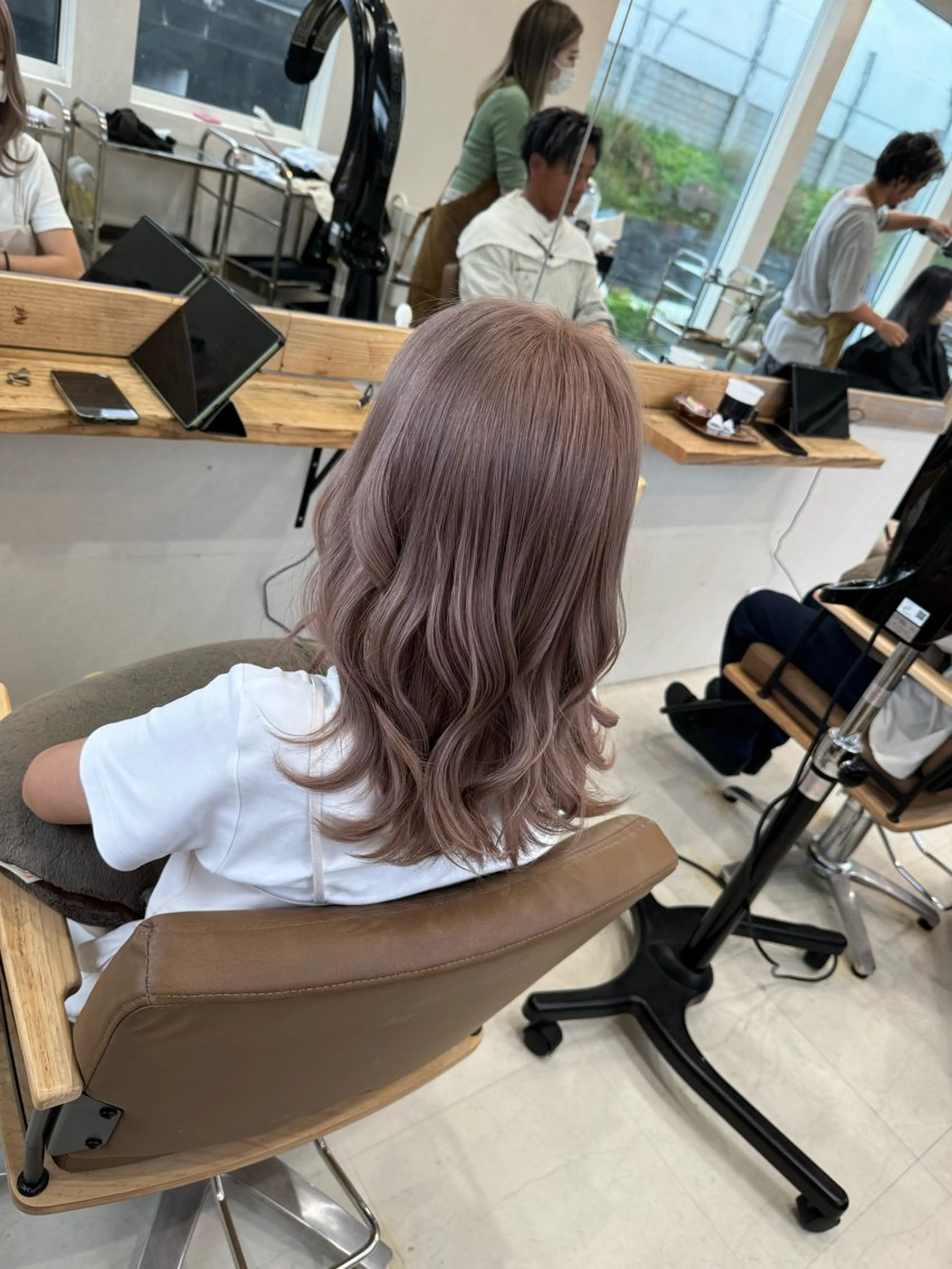 セミロング ヘアカラー 鈴木 妃帆未のヘアスタイル