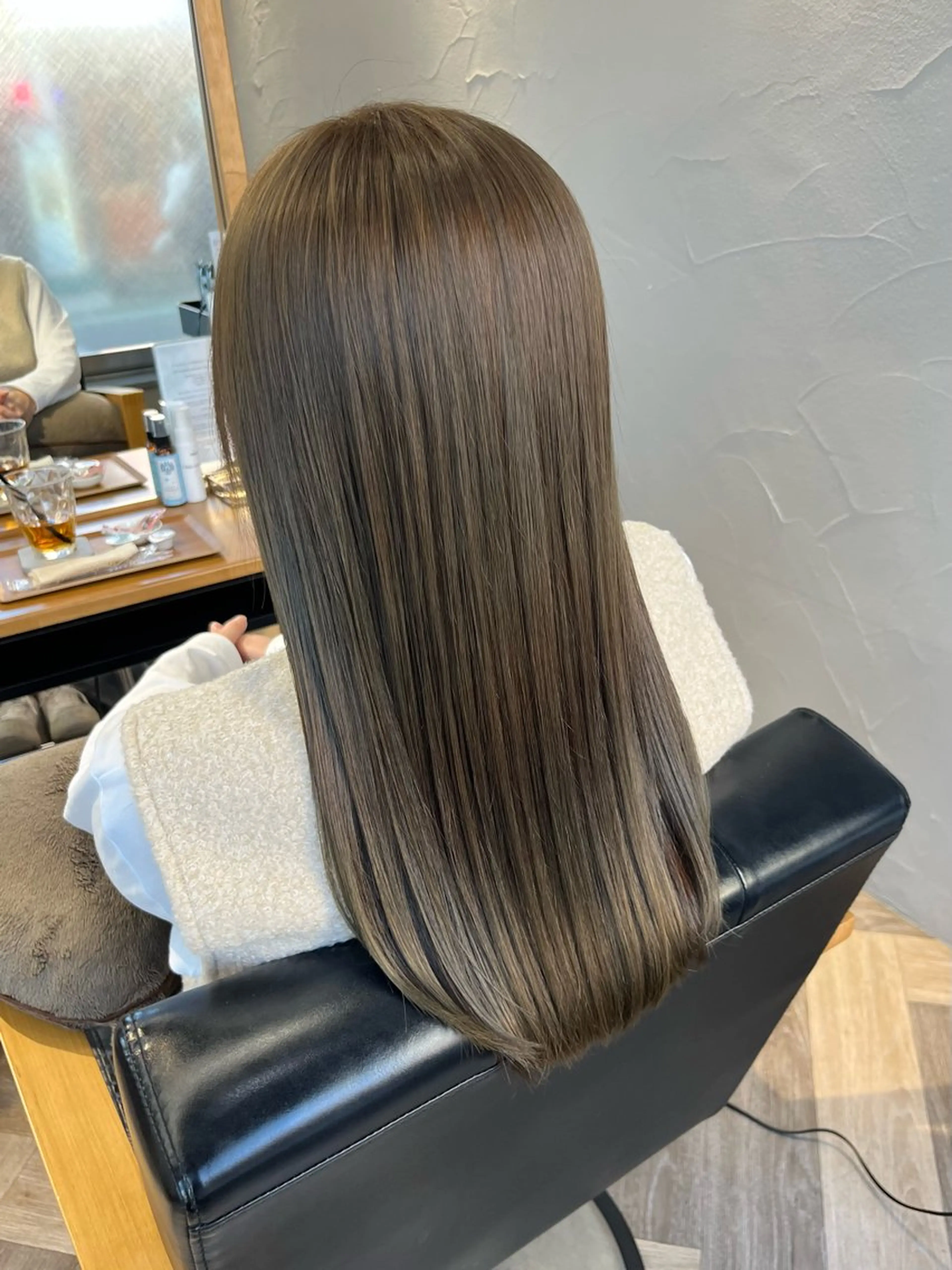 ロング アッシュ 遠藤 朱郁のヘアスタイル