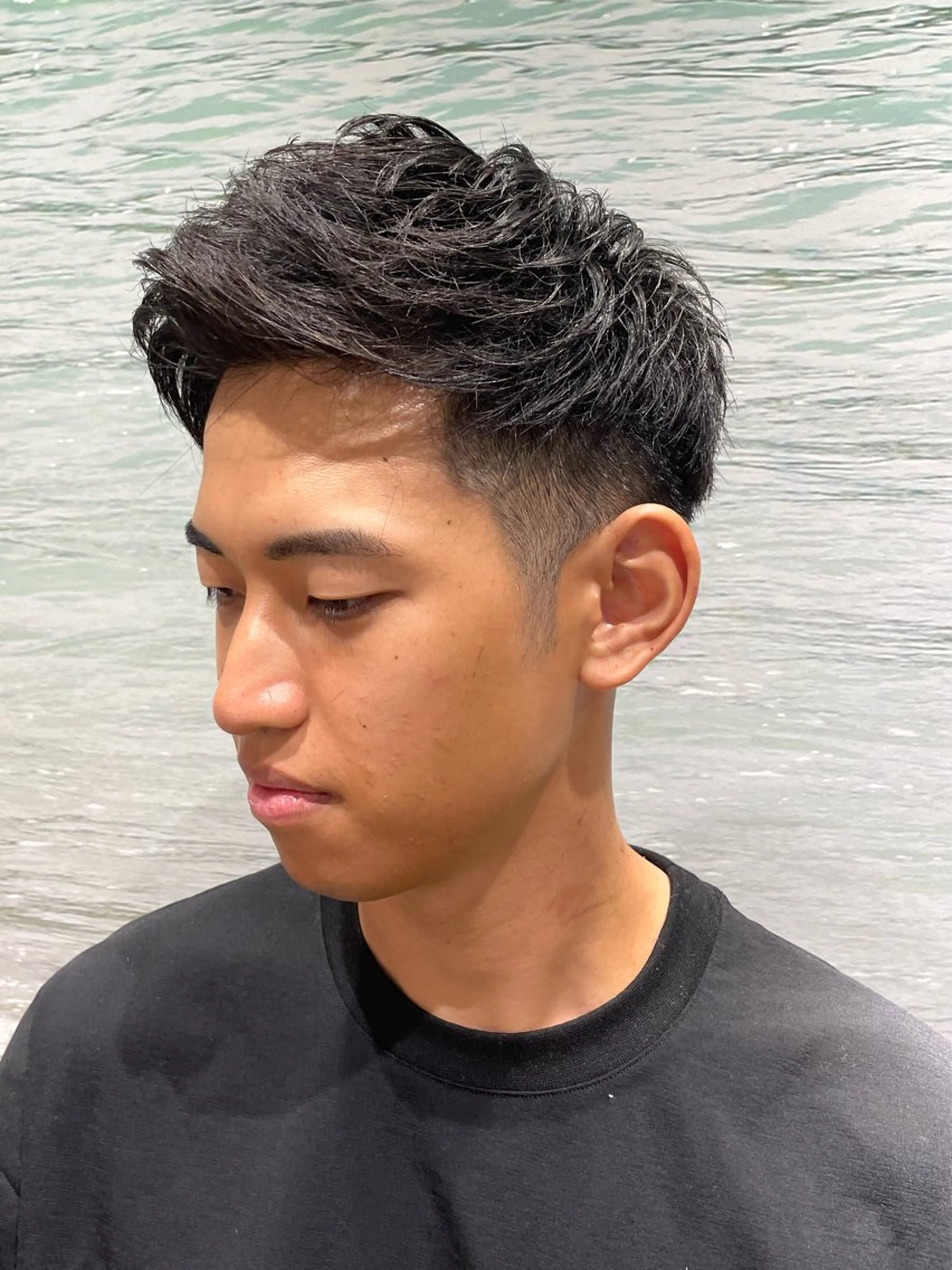 ミディアム アイブロウ 安彦 健太郎のヘアスタイル