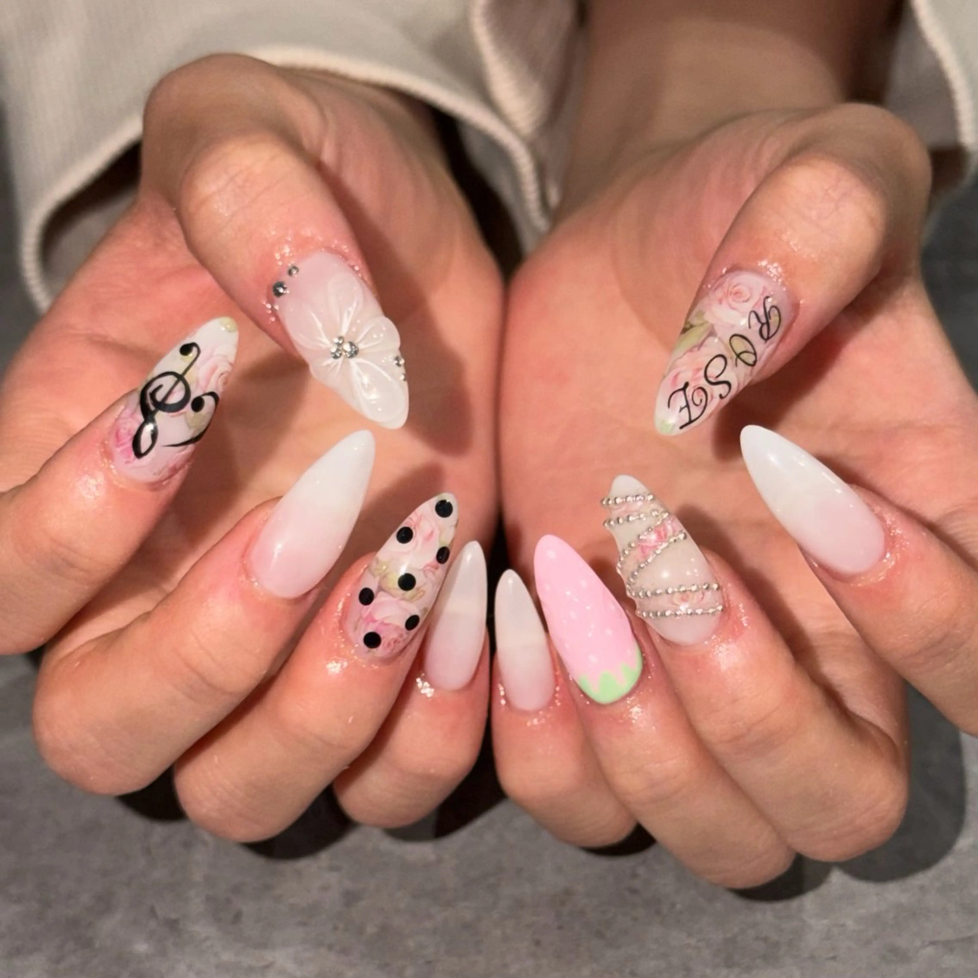 ネイル ハンドネイル IROHA NAIL Kurumi🪽🫧のネイルデザイン