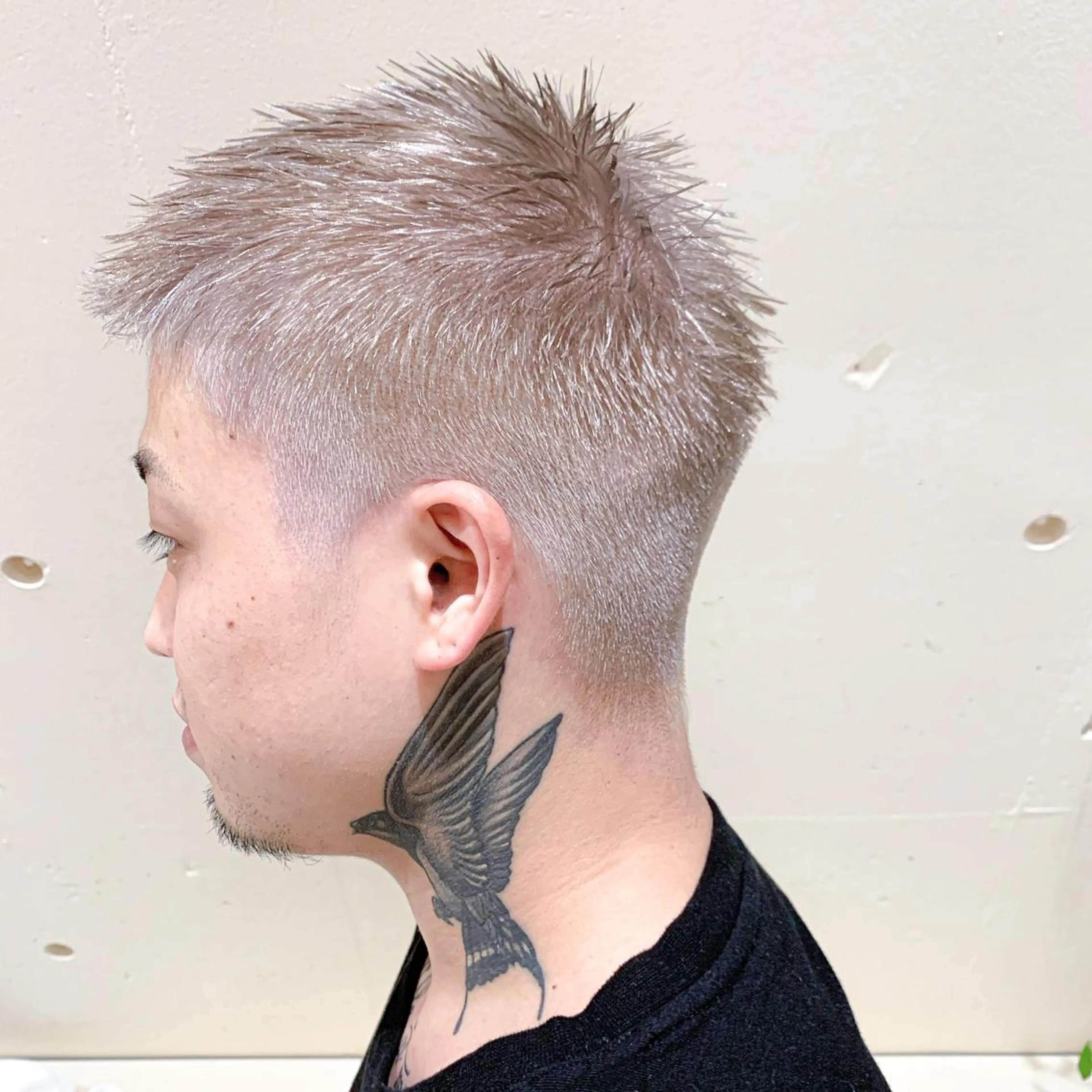 カラー パーマ ヘアアレンジ メンズ キッズ メンズブリーチ ビジネス センターパート フェードカット メンズハイライト カット ヘアカラー トリートメント ブリーチカラー🔥 パーマ【佐々木凌平】のヘアスタイル