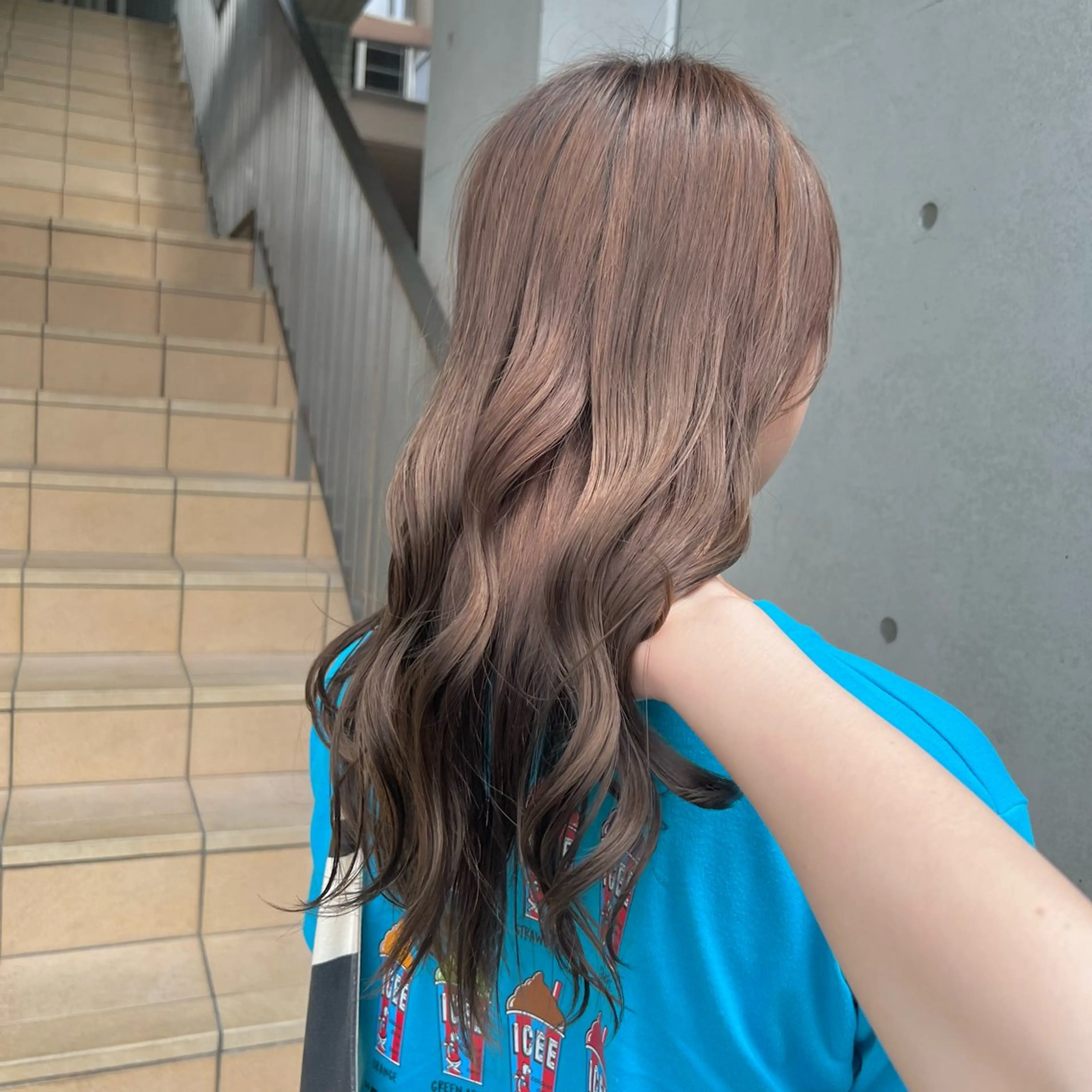 ロング カラー ブラウンカラー ヘアカラー トリートメント stylist 🐶内藤 成香のヘアスタイル