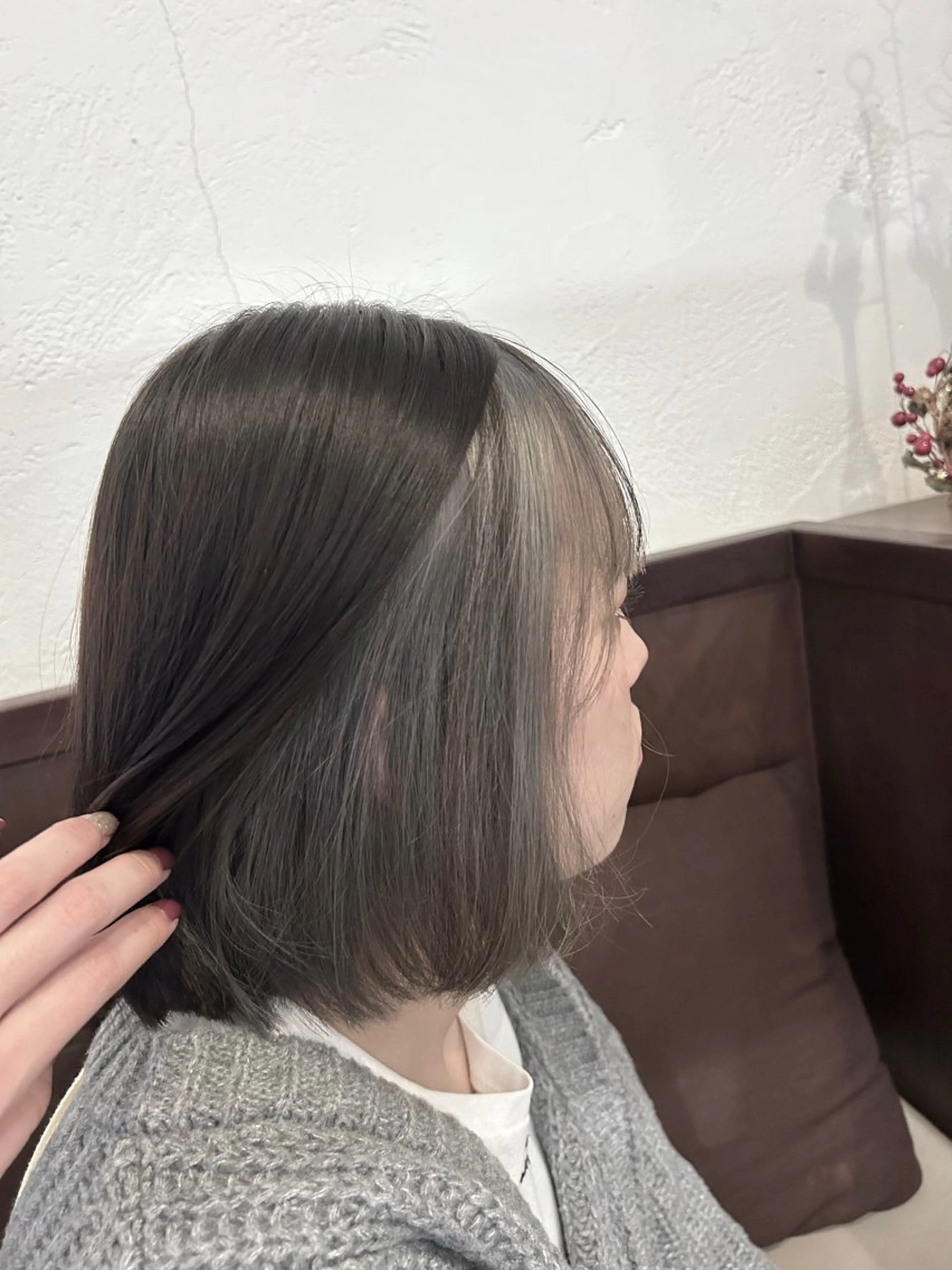 カラー 黒髪 ブリーチ ハイトーンカラー 中島 花彩のヘアスタイル