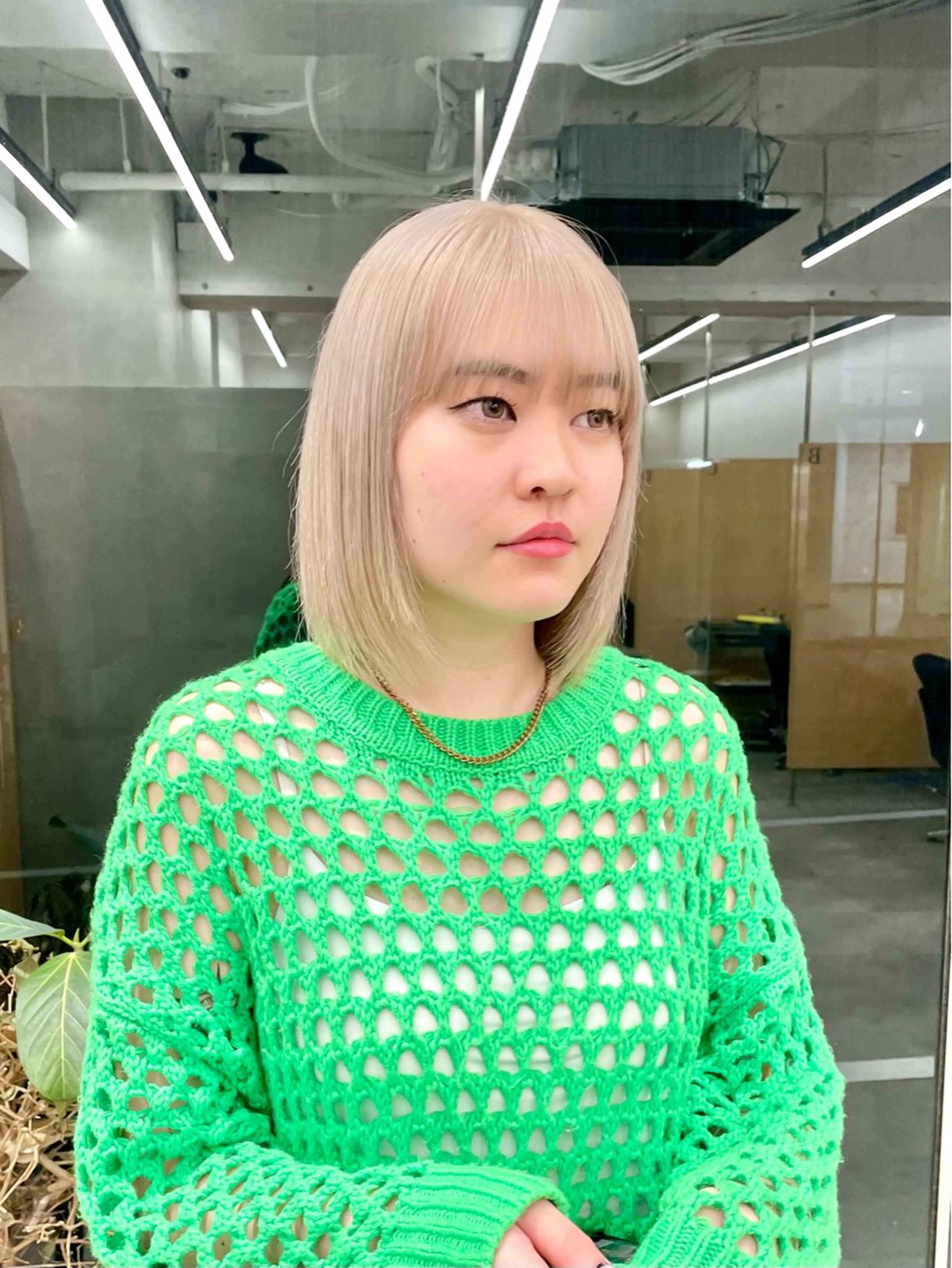 ショート カラー ベージュカラー ブリーチ ダブルカラー ハイトーンカラー ホワイトベージュ カット髪質改善カラー TAIGAのヘアスタイル