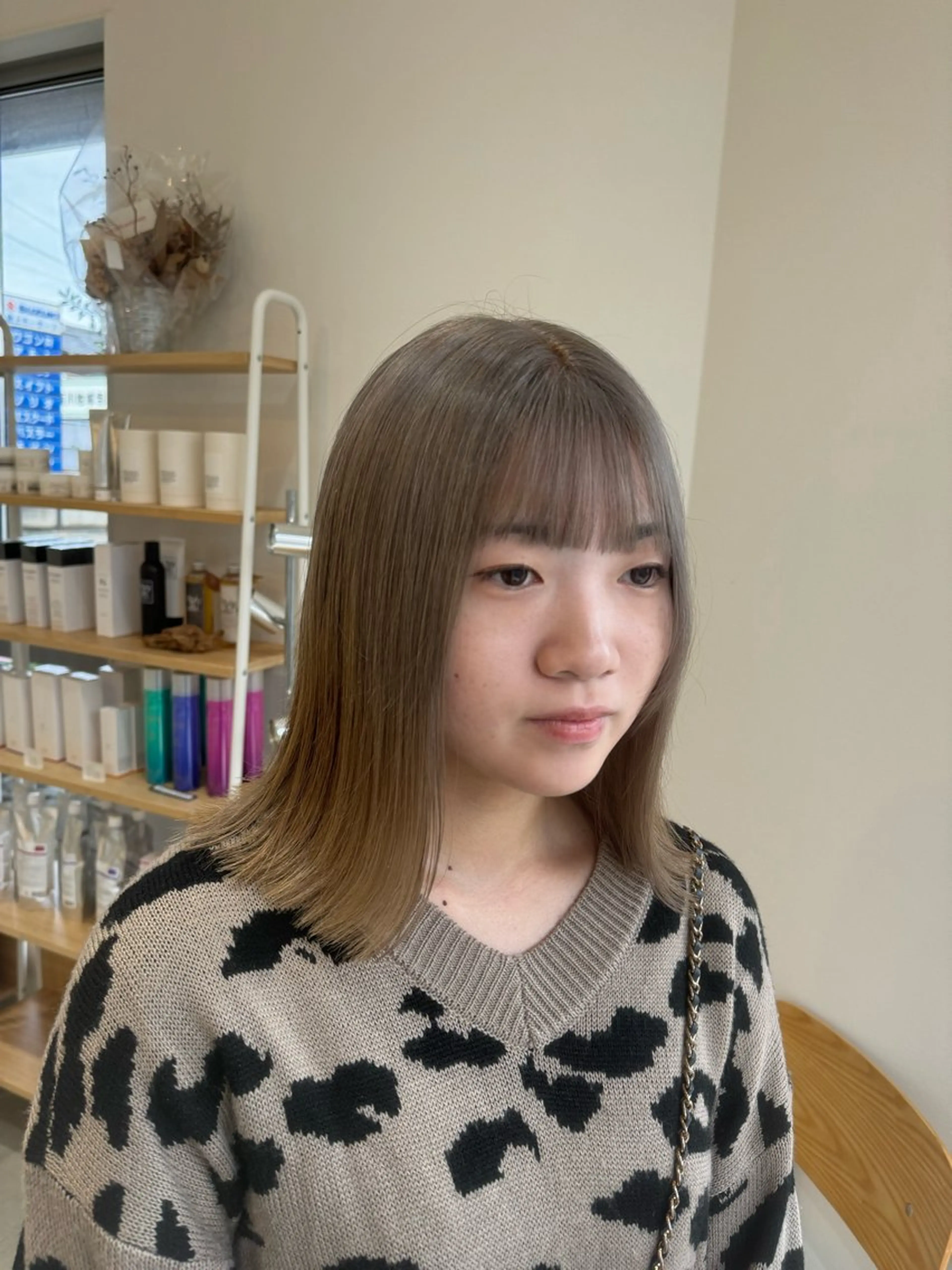 ミディアム カラー 堀越 美羽のヘアスタイル