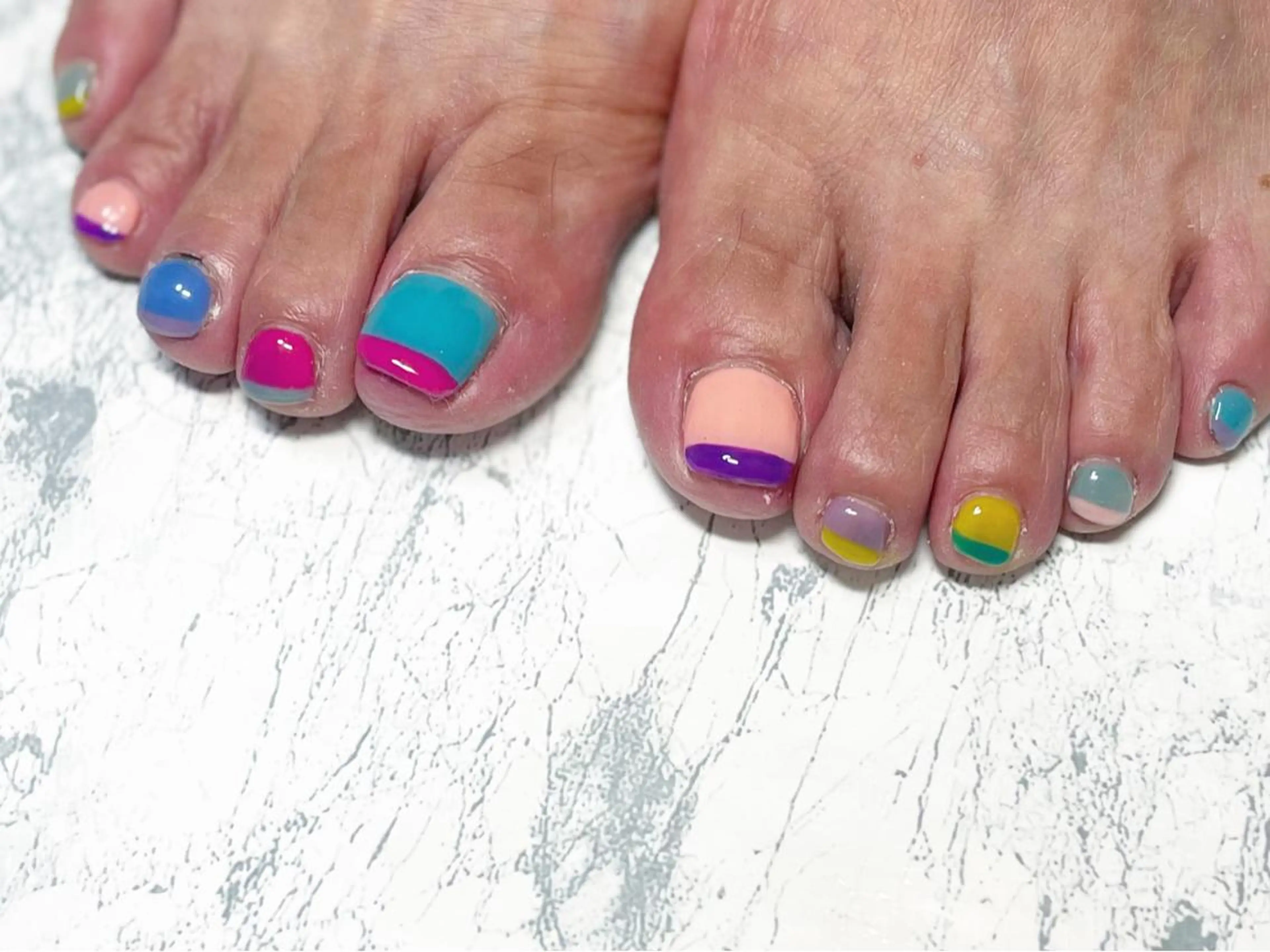 ネイル フットネイル ニュアンスネイル シンプルネイル 春ネイル 夏ネイル フットネイル nail fufla ♡yamane♡のネイルデザイン