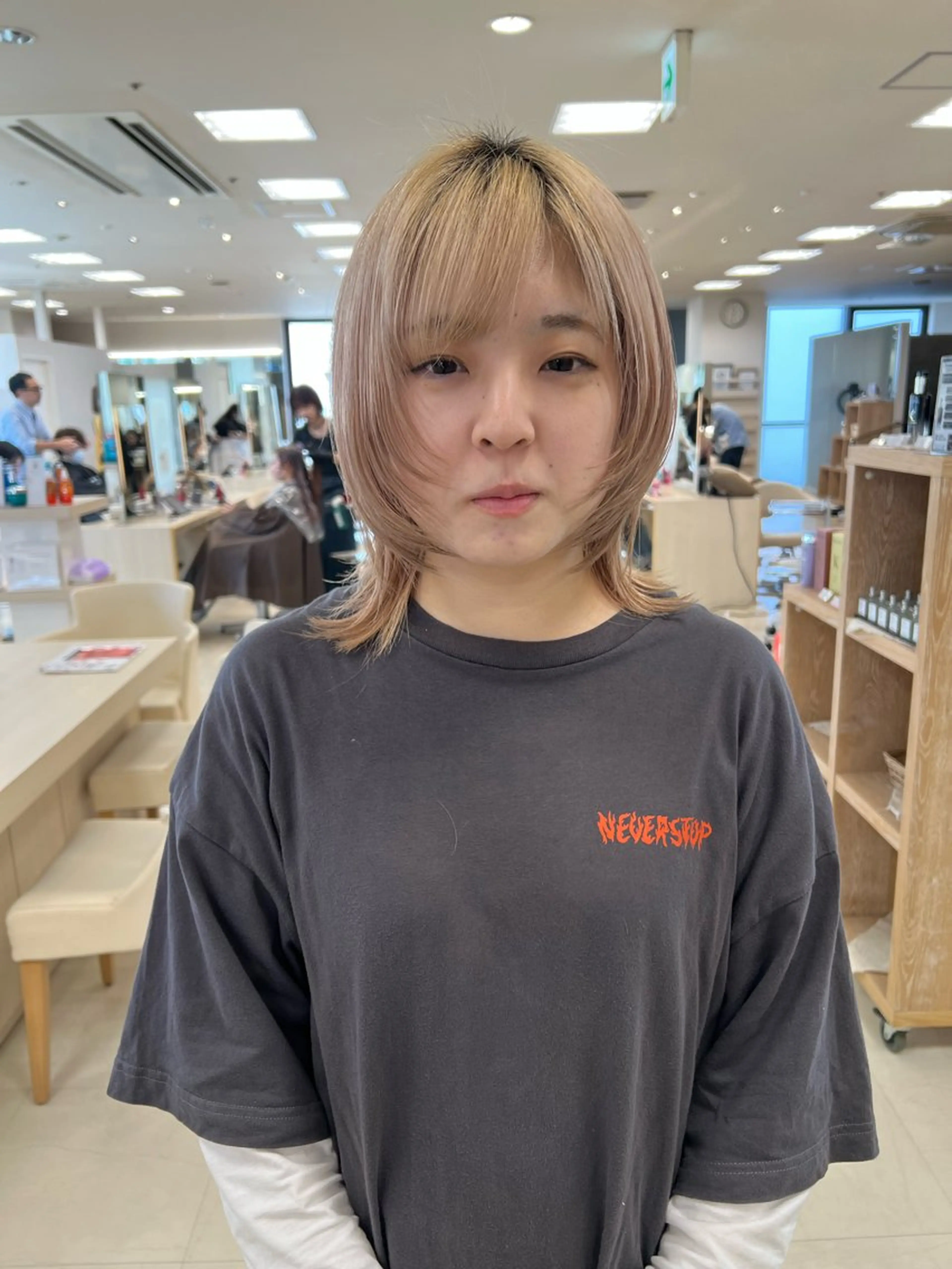 ショート カラー レイヤーカット カット トリートメント ヘアセット ハイトーン/ウルフ /レイヤー/坂野幸伸のヘアスタイル