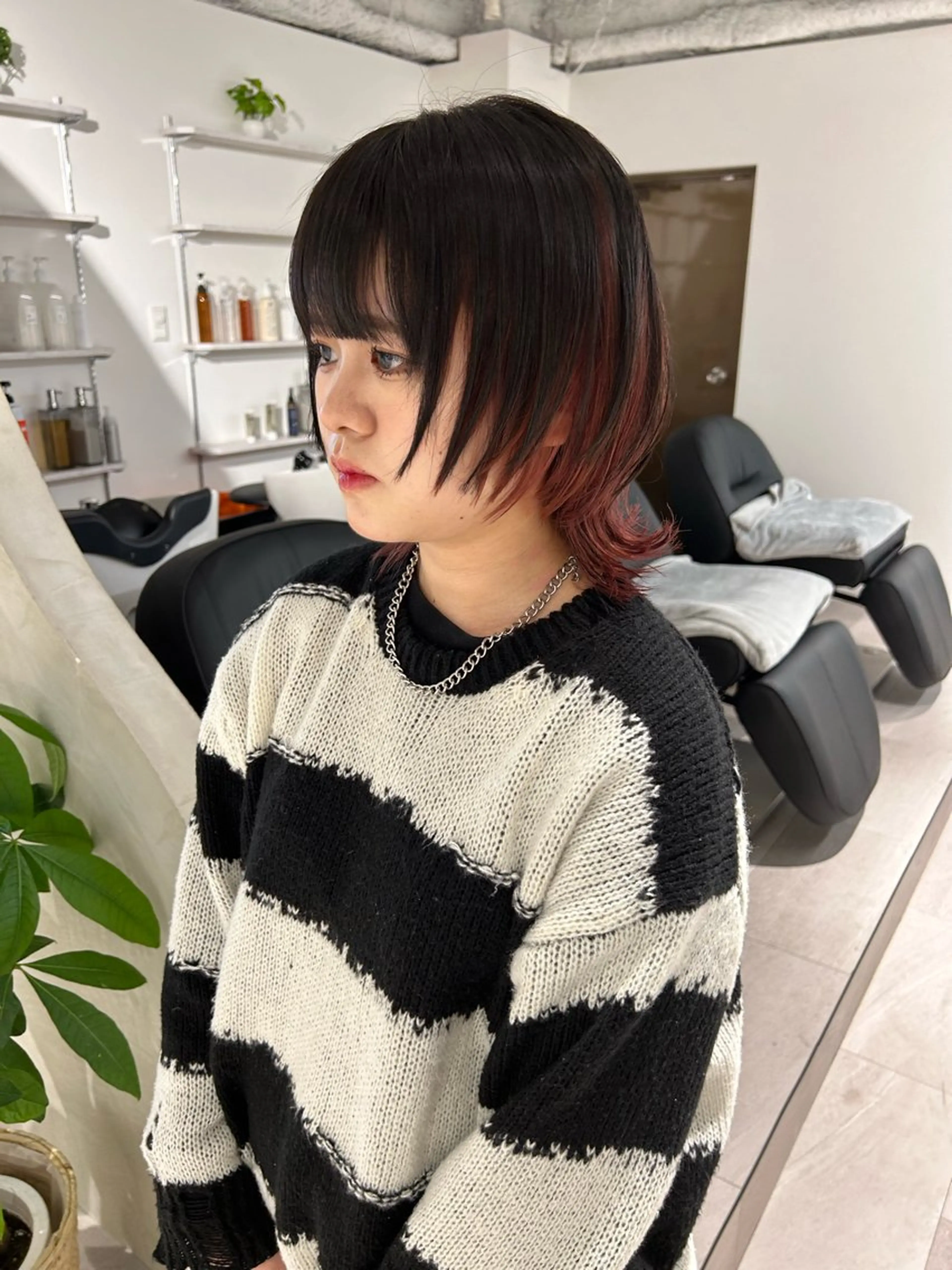ショート レイヤーカット ウルフカット カット ヘアカラー SAEKI【ior 】北千住店ブリーチのヘアスタイル