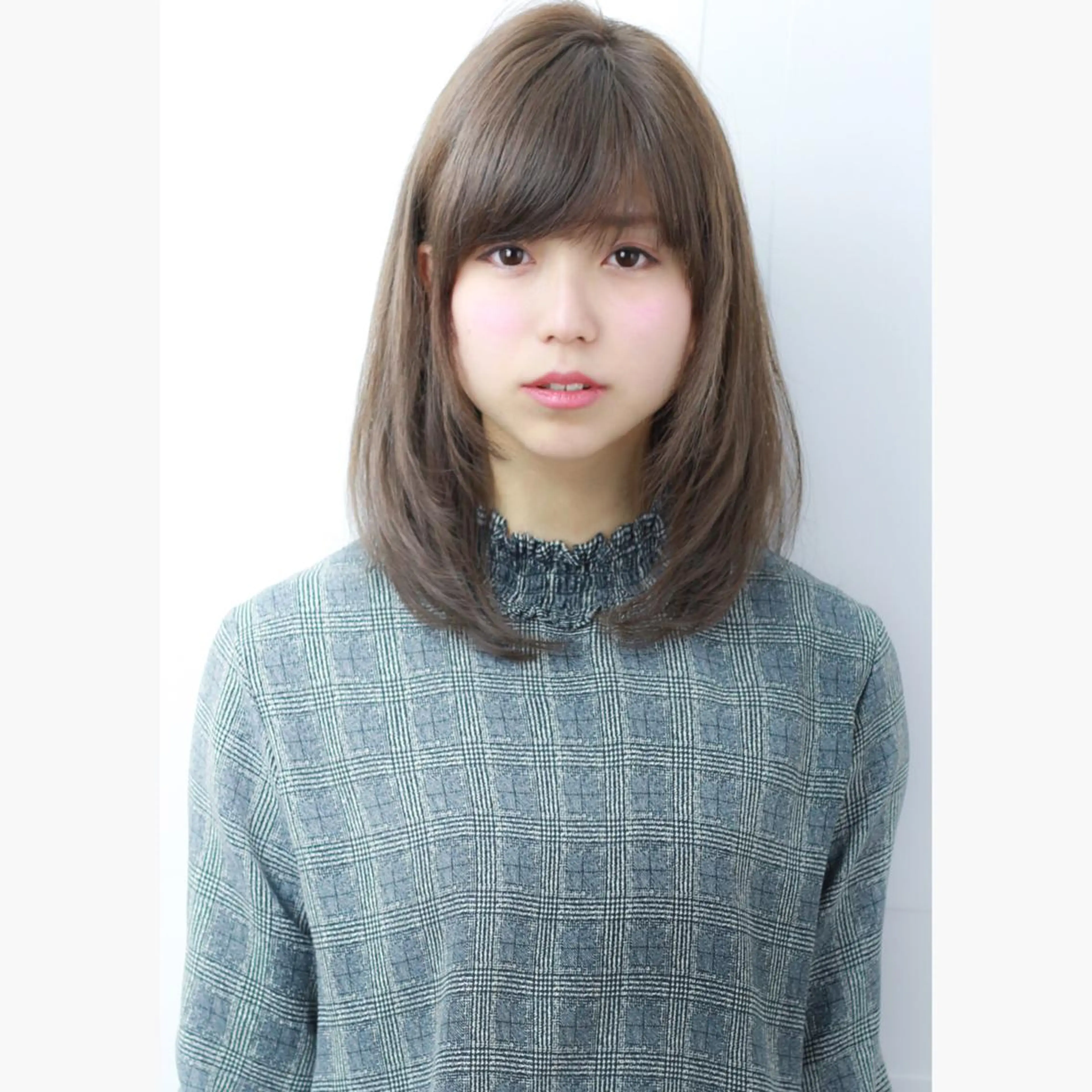 セミロング カラー 学生 森 海のヘアスタイル