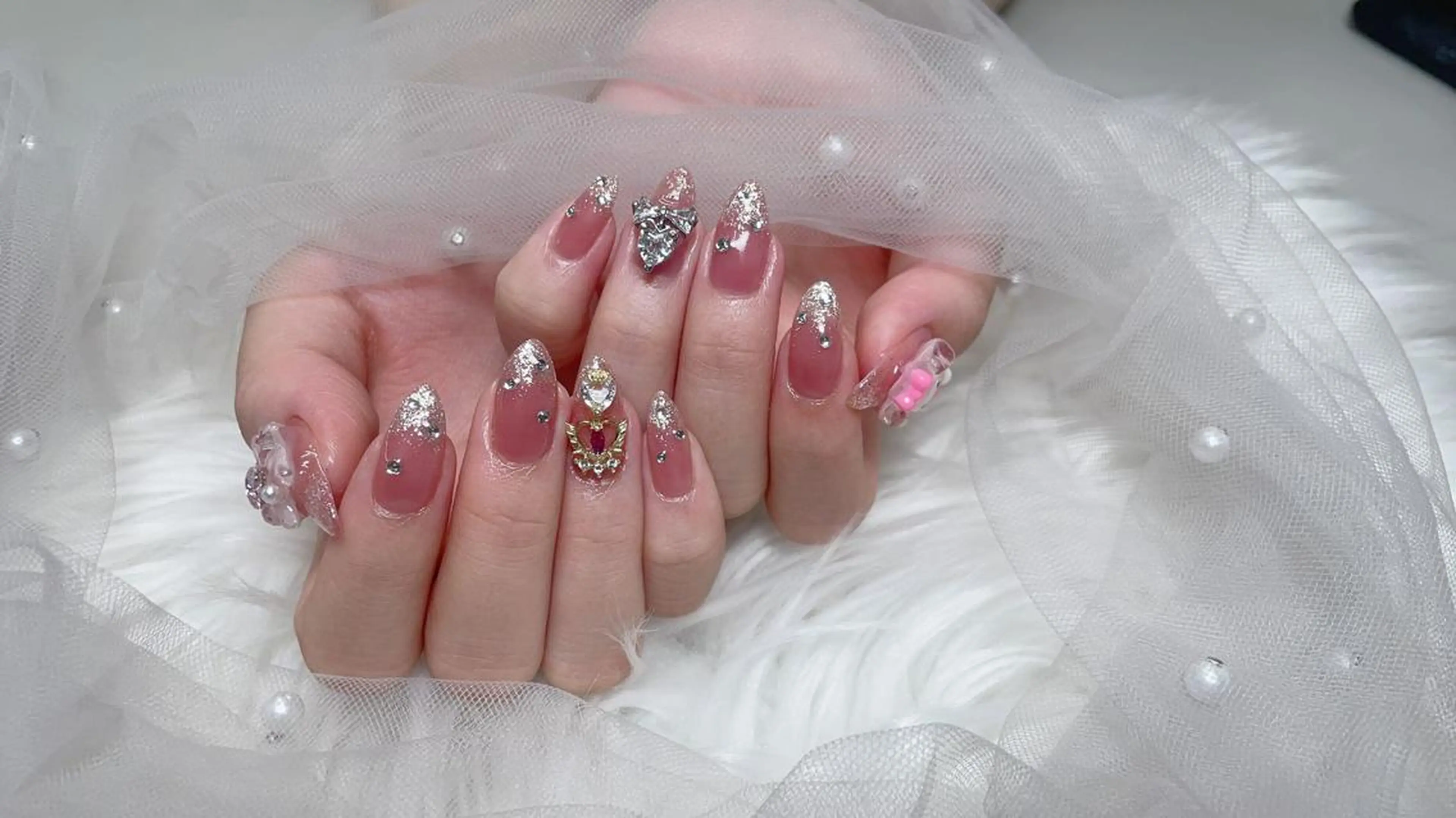 カラー ネイル グラデーションカラー 卒業式のヘアスタイル アートネイル 成人式 フットネイル For U nail スカルプ専門店のネイルデザイン